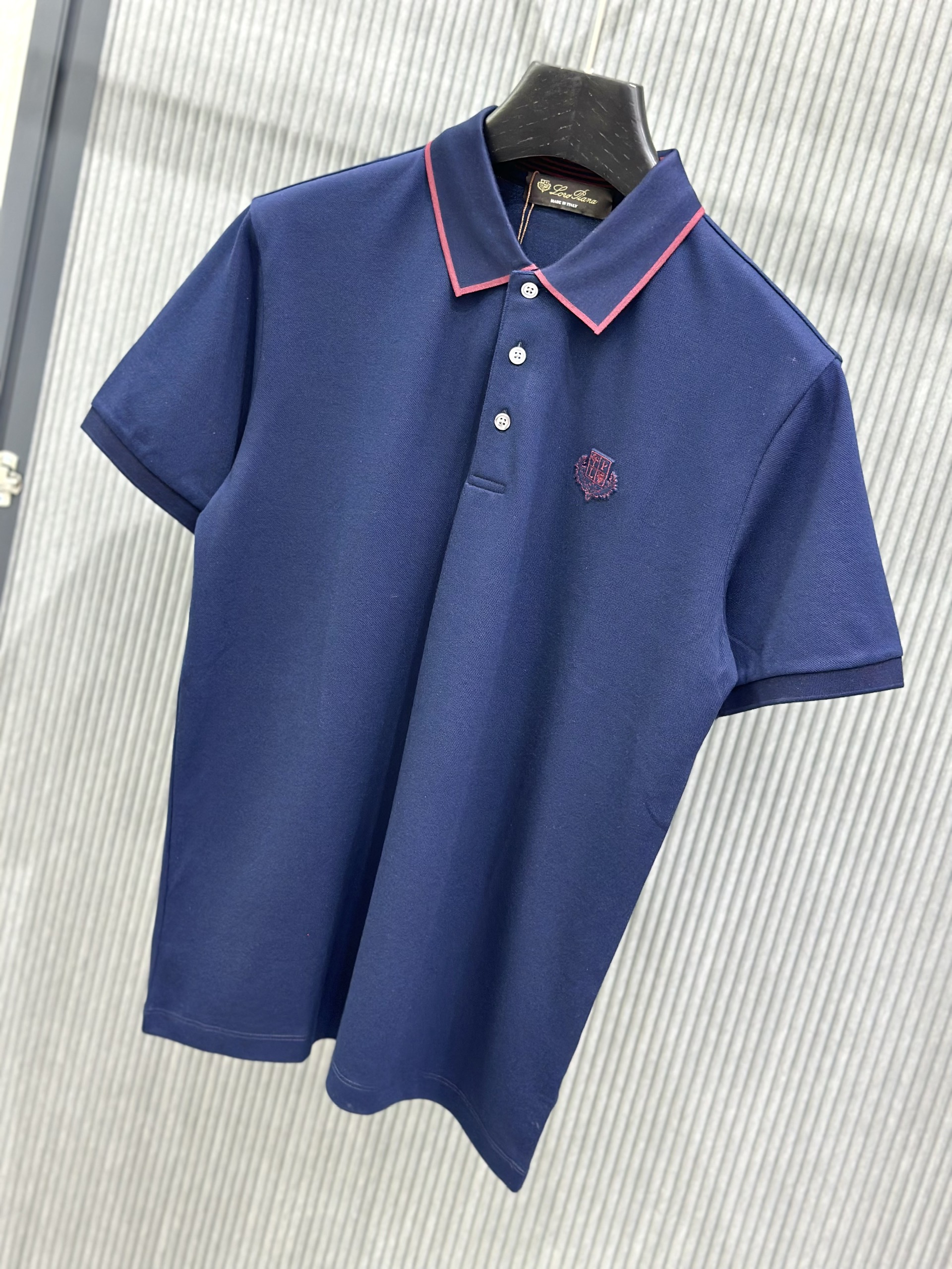 Áo polo Loro Piana Xanh than logo thêu ngực viền cổ Đỏ Like Auth 1-1 on web VTN
