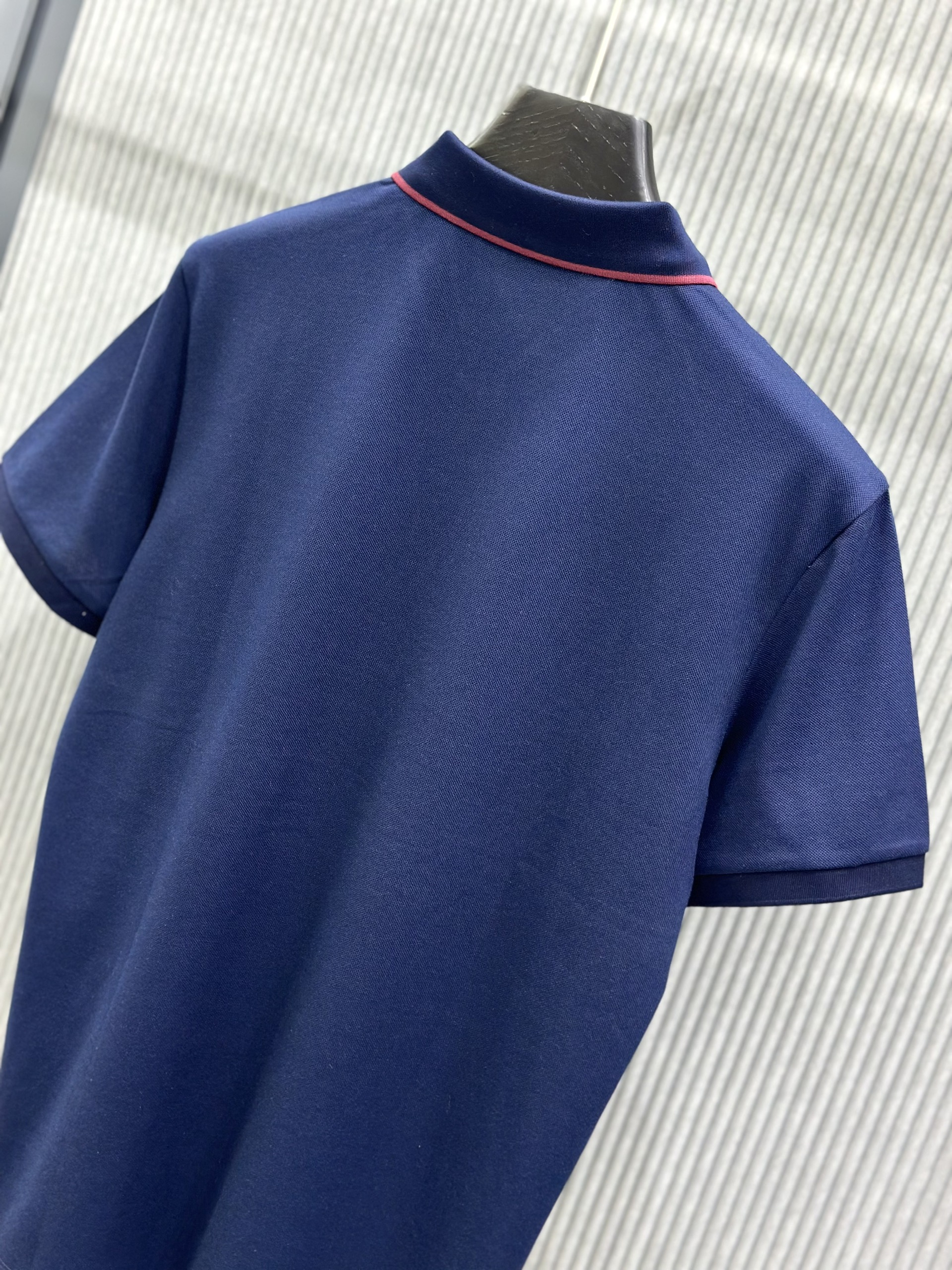 Áo polo Loro Piana Xanh than logo thêu ngực viền cổ Đỏ Like Auth 1-1 on web VTN