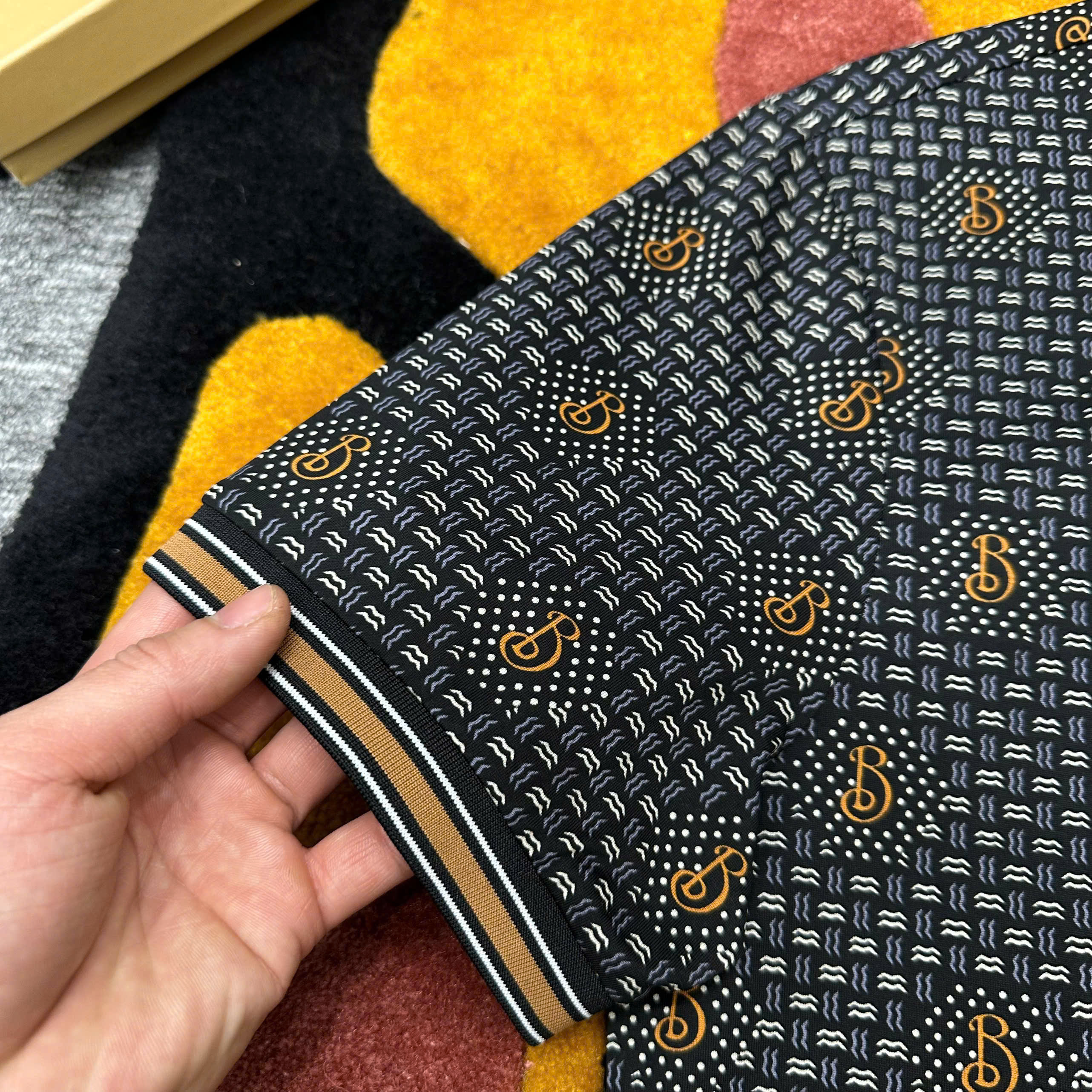 Áo polo Burberry BBR Đen họa tiết logo B full kẻ sọc viền Like Auth 1-1 on web MK