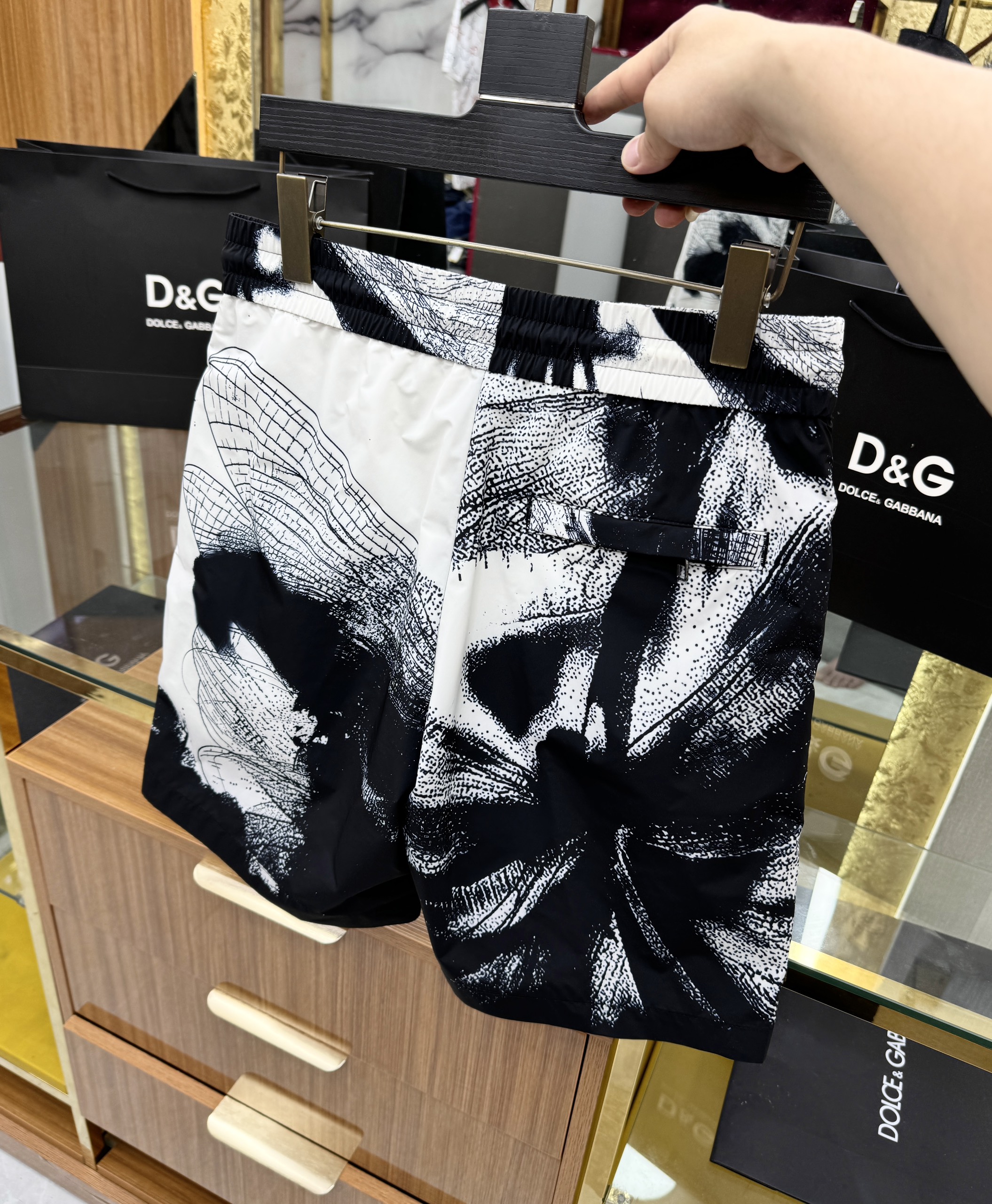 Quần short gió McQueen MC họa tiết chuồn chuồn Like Auth 1-1 on web CD