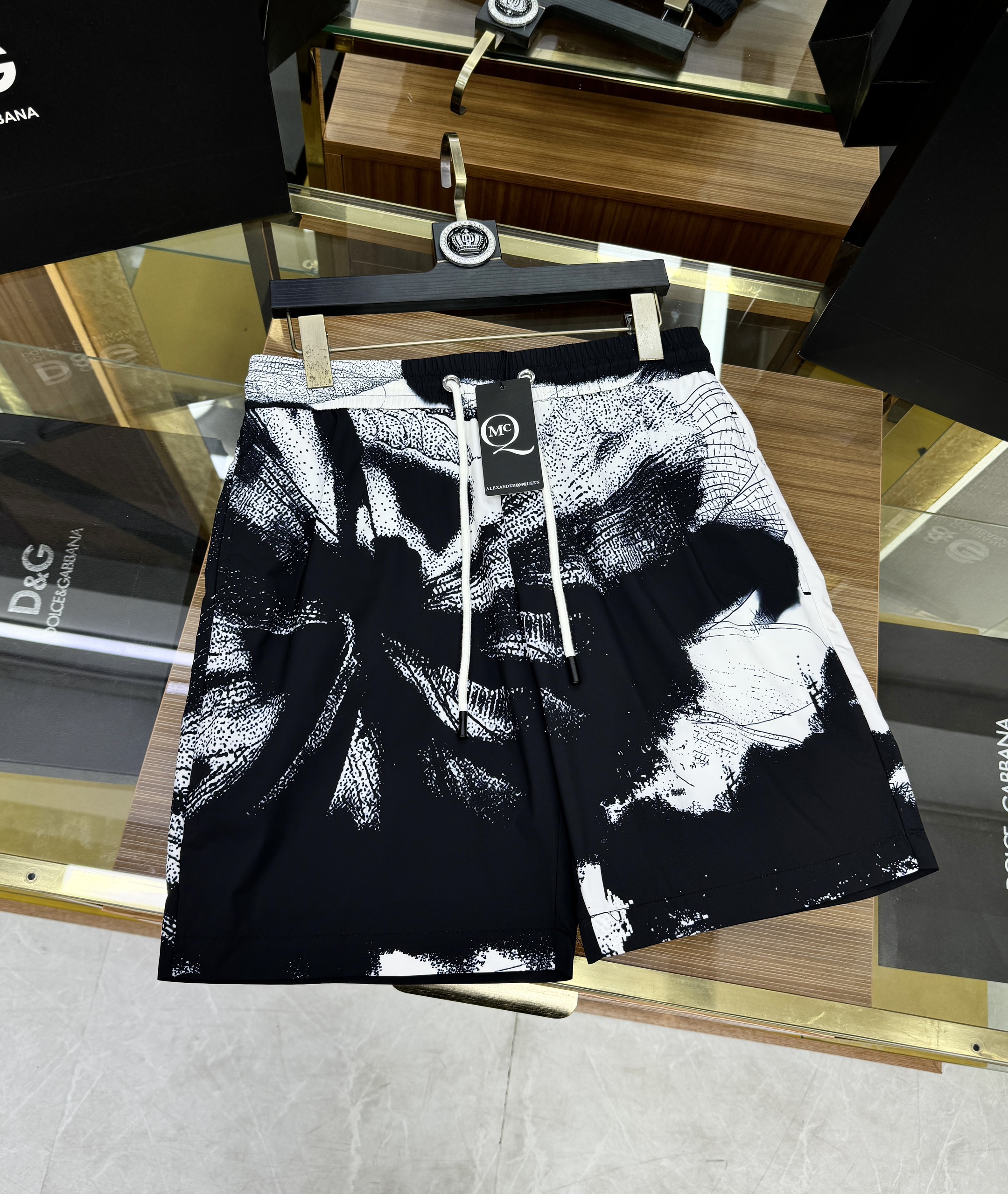 Quần short gió McQueen MC họa tiết chuồn chuồn Like Auth 1-1 on web CD