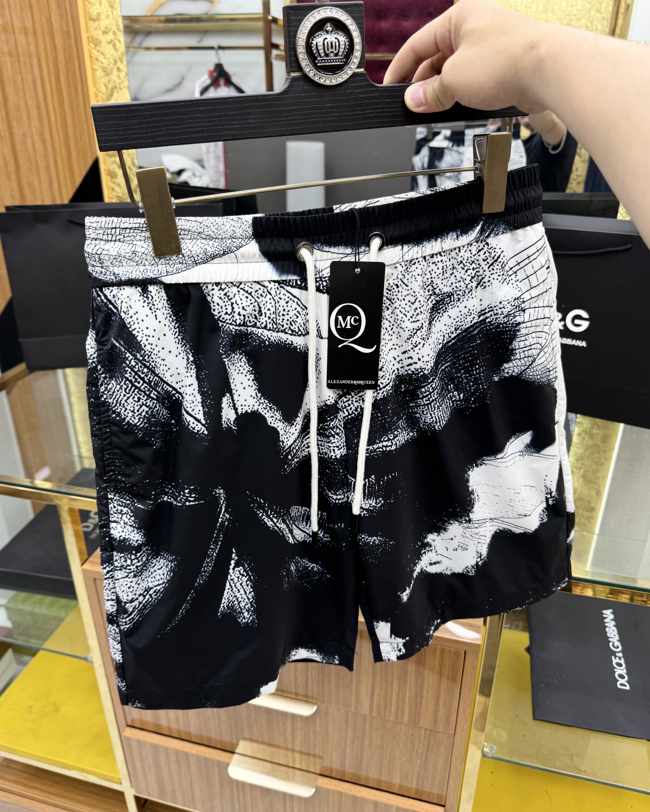 Quần short gió McQueen MC họa tiết chuồn chuồn Like Auth 1-1 on web CD