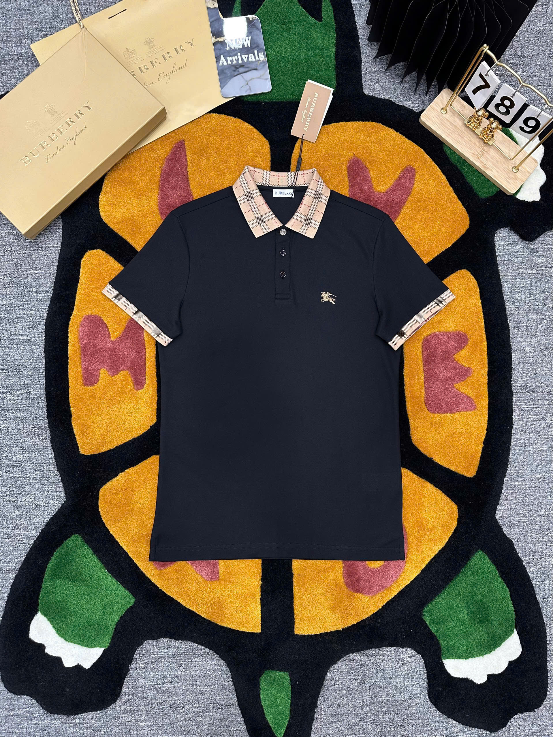 Áo polo Burberry logo thêu ngực phối kẻ sọc cổ tay Nâu Like Auth 1-1 on web MK