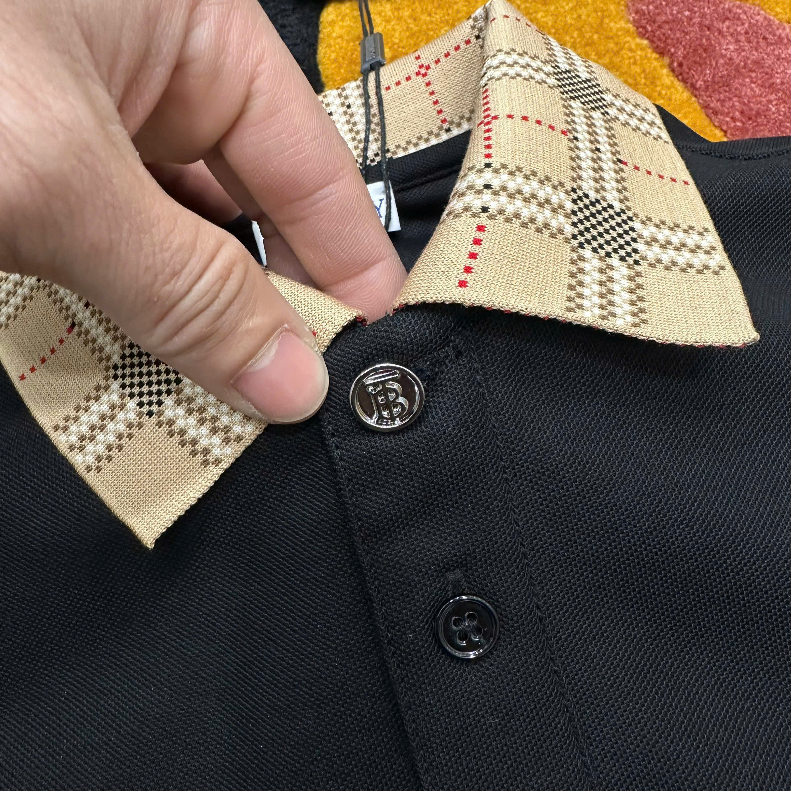 Áo polo Burberry logo thêu ngực phối kẻ sọc cổ tay Nâu Like Auth 1-1 on web MK