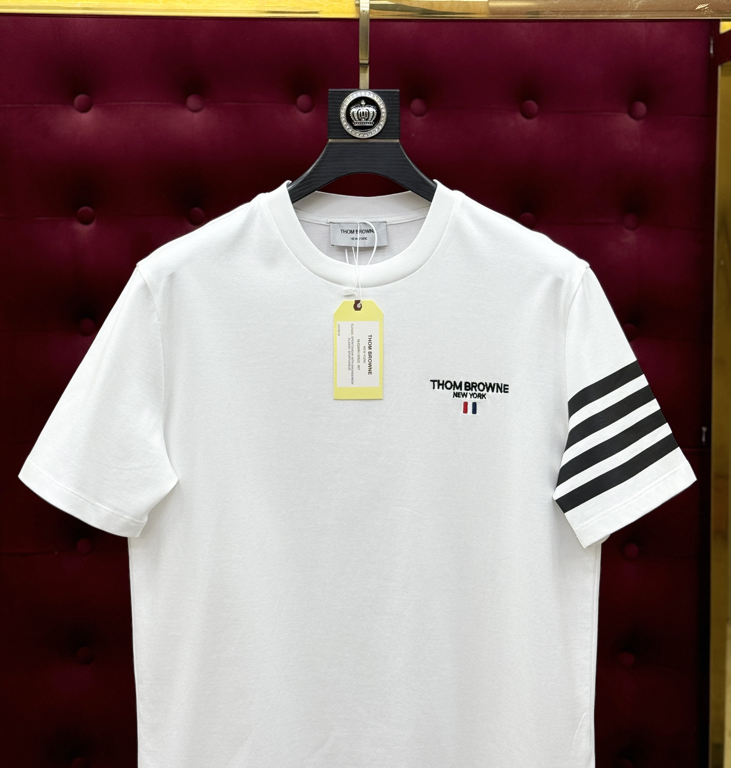 Áo phông T-shirt Thom Browne logo chữ thêu ngực phối kẻ sọc tay Like Auth on web CD