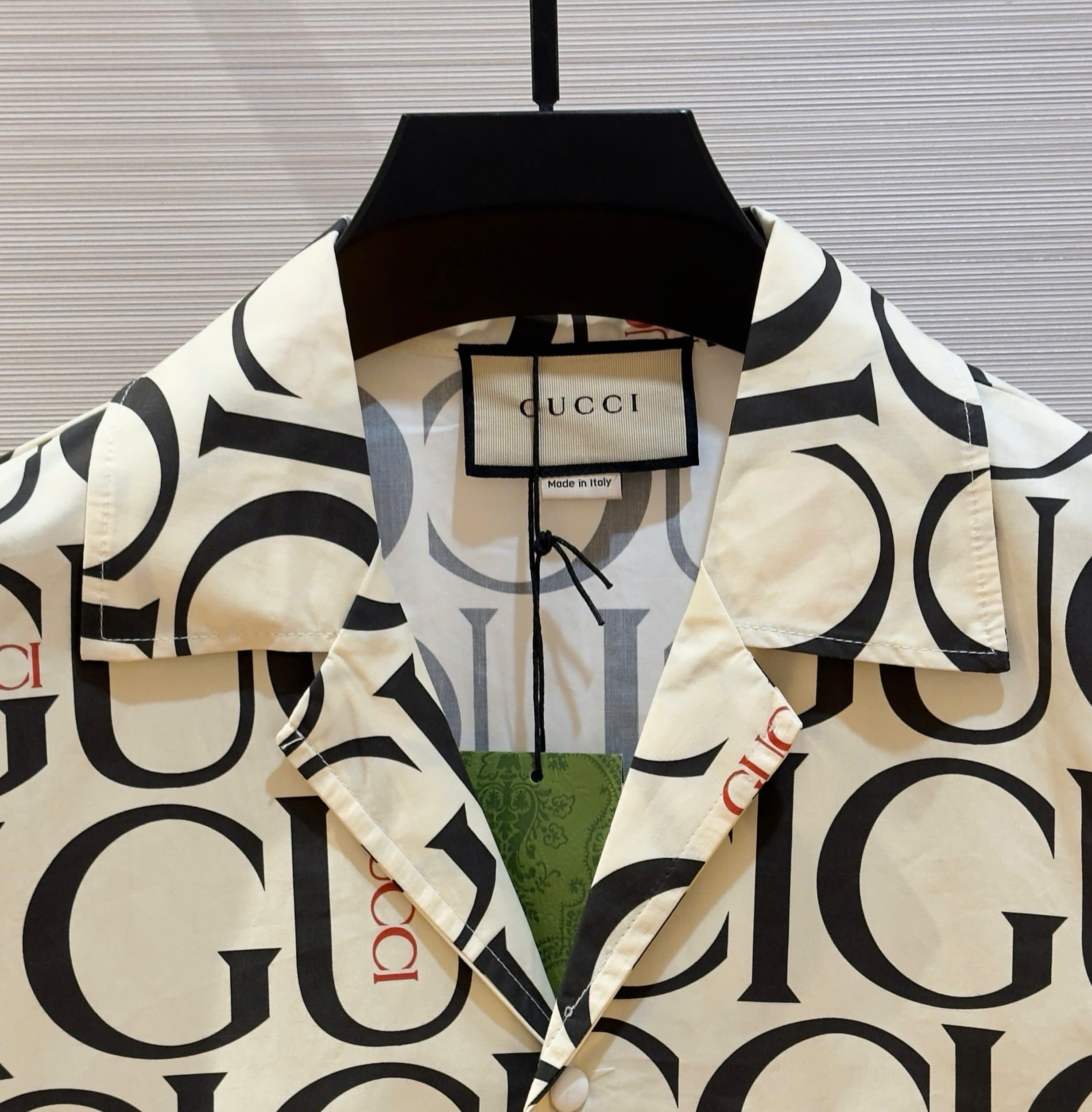 Bộ, Set hè lụa Gucci GC Be họa tiết logo chữ Đen Like Auth on web DDT