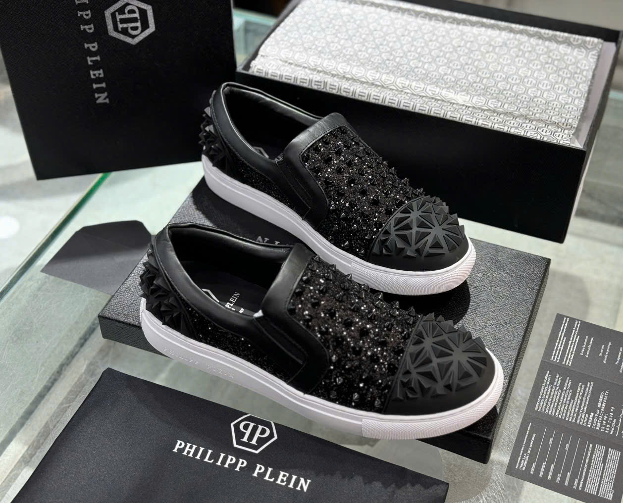 Giày Slipon Philipp Plein Đen đính đinh full Like Auth Fullbox phụ kiện DDT