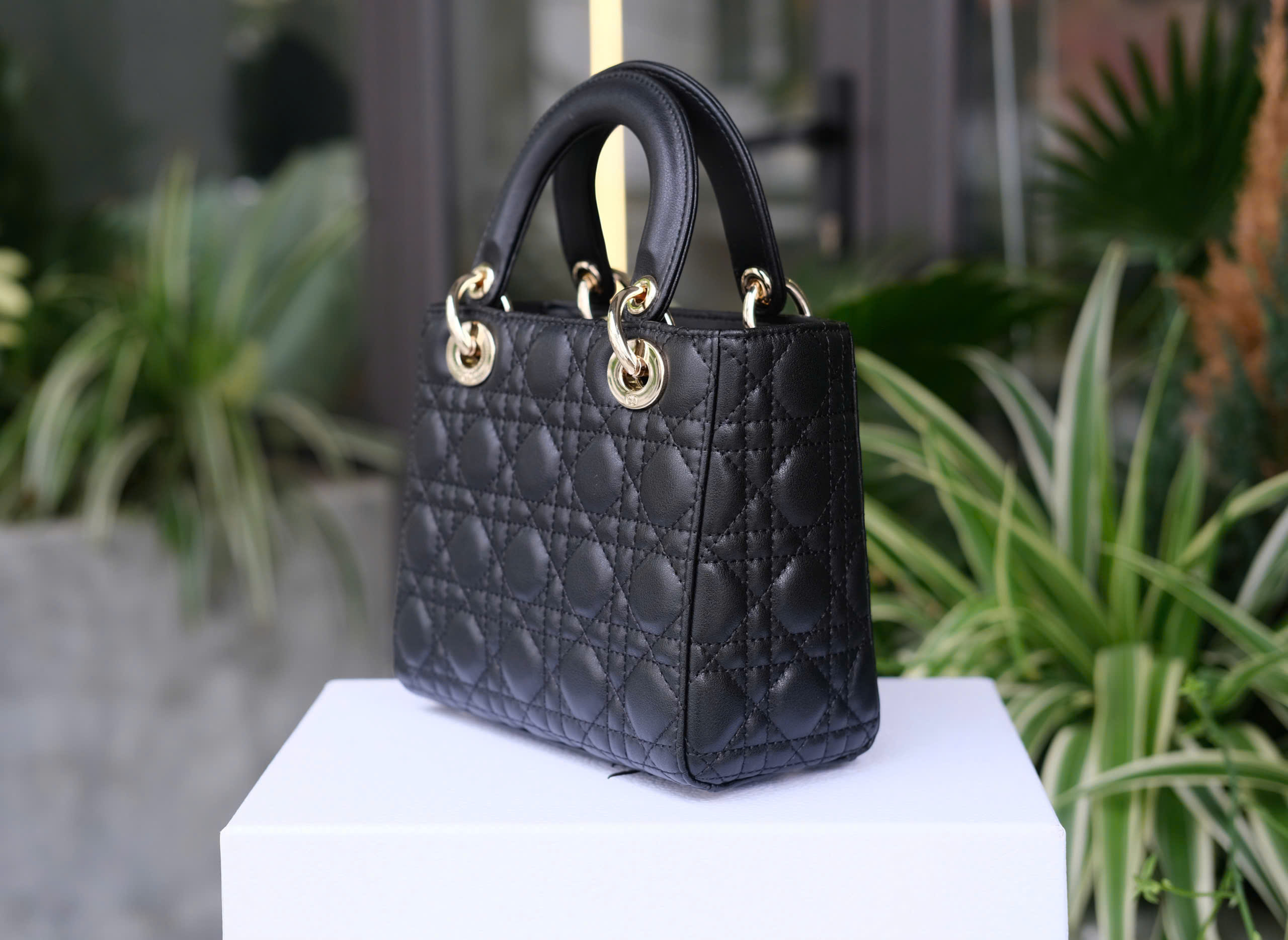 Túi nữ đeo chéo, cầm tay Dior CD Đen trơn thêu ô size 17x20x9cm Like Auth on web fullbox bill thẻ DDT