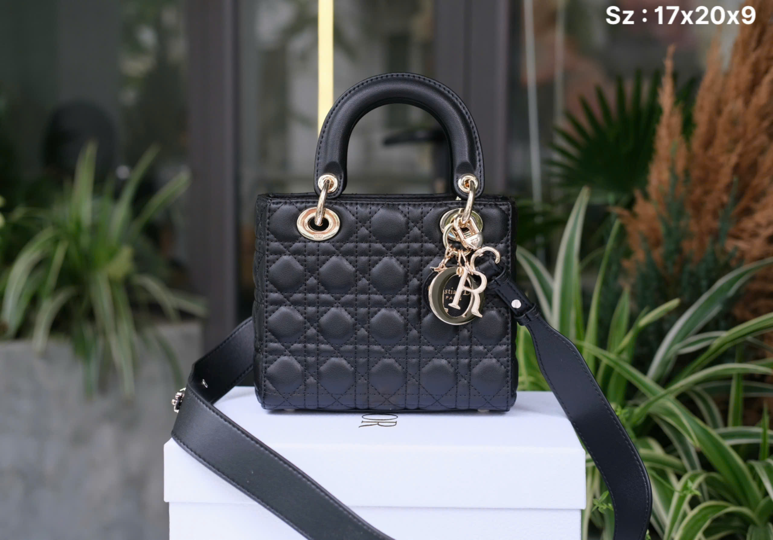 Túi nữ đeo chéo, cầm tay Dior CD Đen trơn thêu ô size 17x20x9cm Like Auth on web fullbox bill thẻ DDT