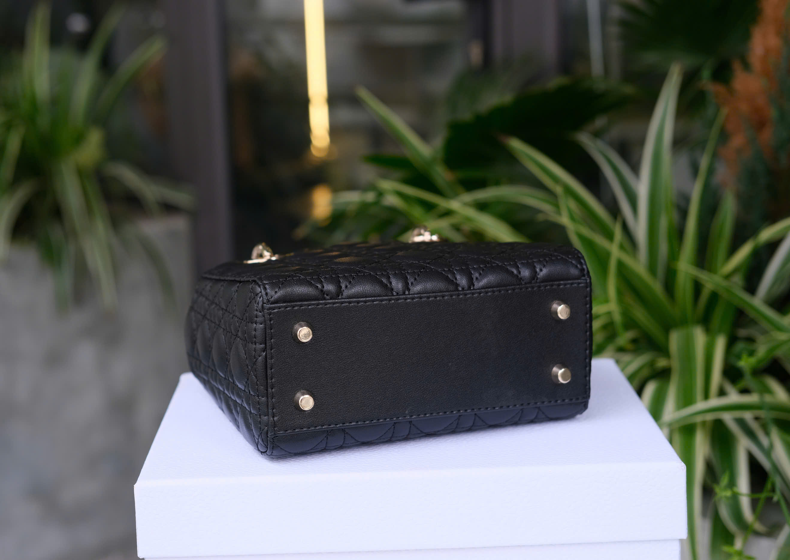 Túi nữ đeo chéo, cầm tay Dior CD Đen trơn thêu ô size 17x20x9cm Like Auth on web fullbox bill thẻ DDT