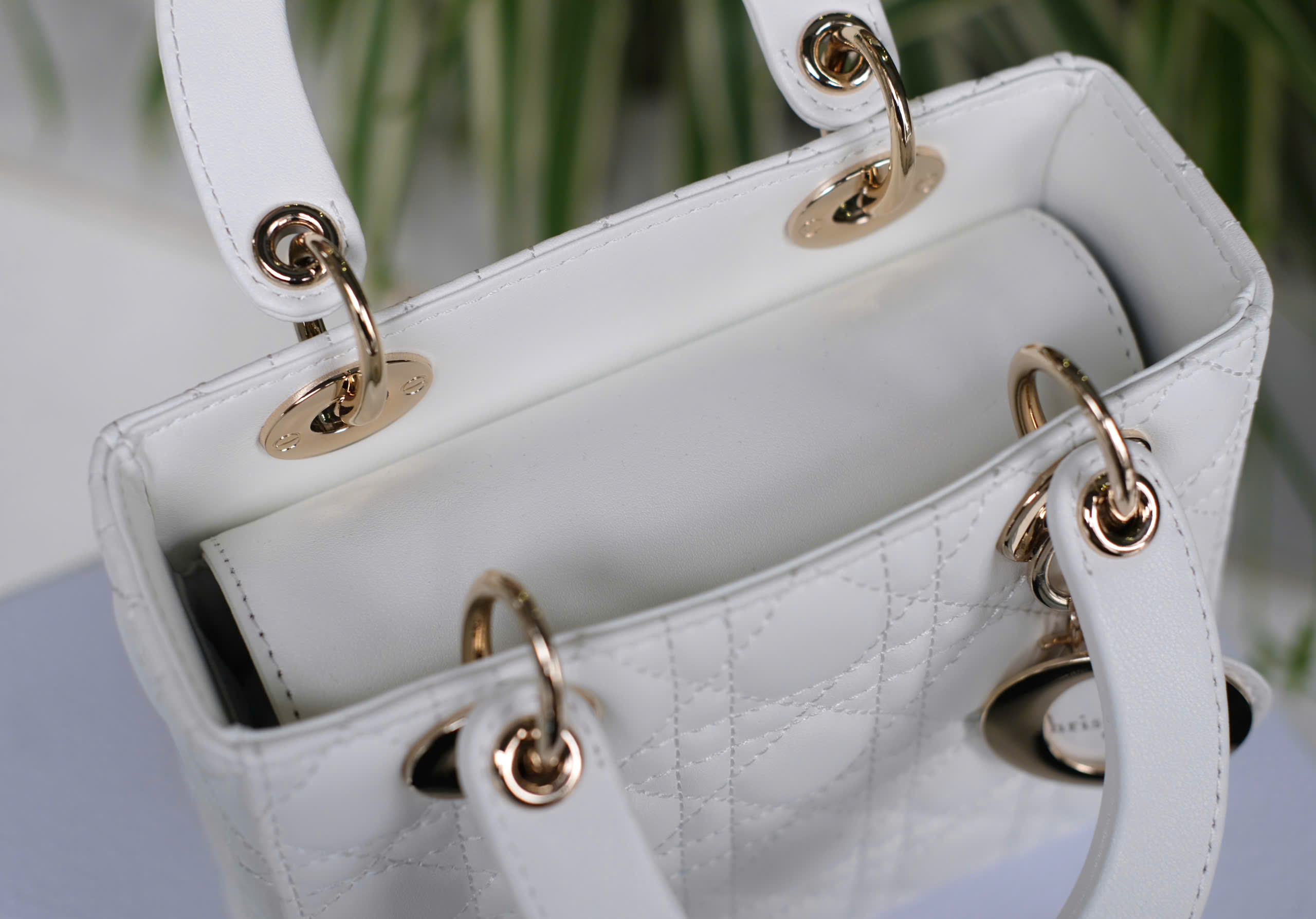 Túi nữ đeo chéo, cầm tay Dior CD Trắng trơn thêu ô size 17x20x9cm Like Auth on web fullbox bill thẻ DDT