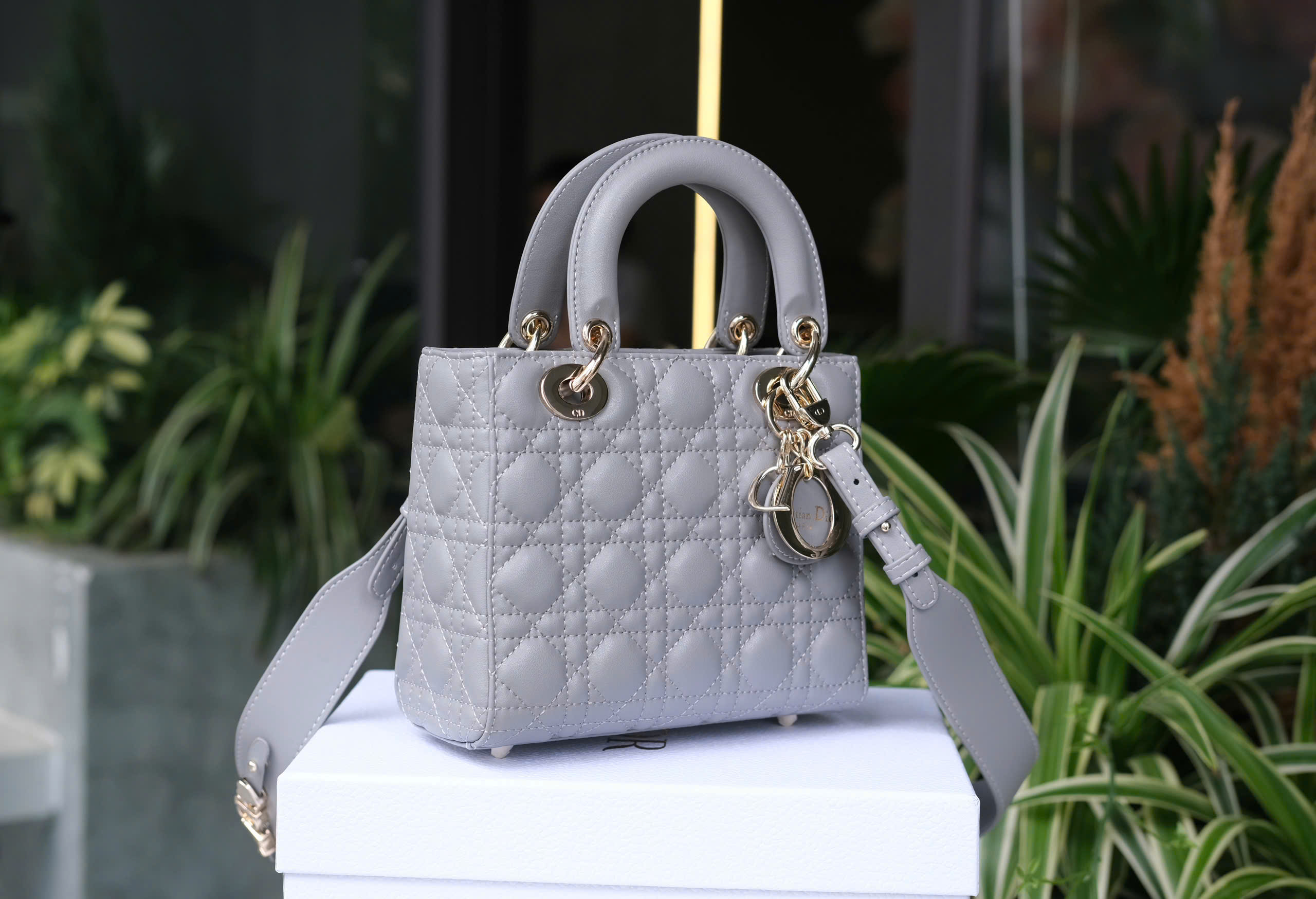 Túi nữ đeo chéo, cầm tay Dior CD Xám trơn thêu ô size 17x20x9cm Like Auth on web fullbox bill thẻ DDT
