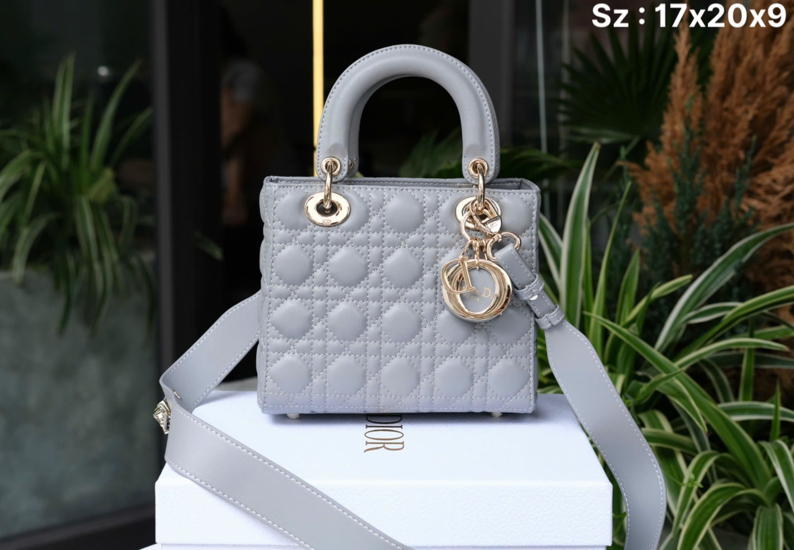Túi nữ đeo chéo, cầm tay Dior CD Xám trơn thêu ô size 17x20x9cm Like Auth on web fullbox bill thẻ DDT