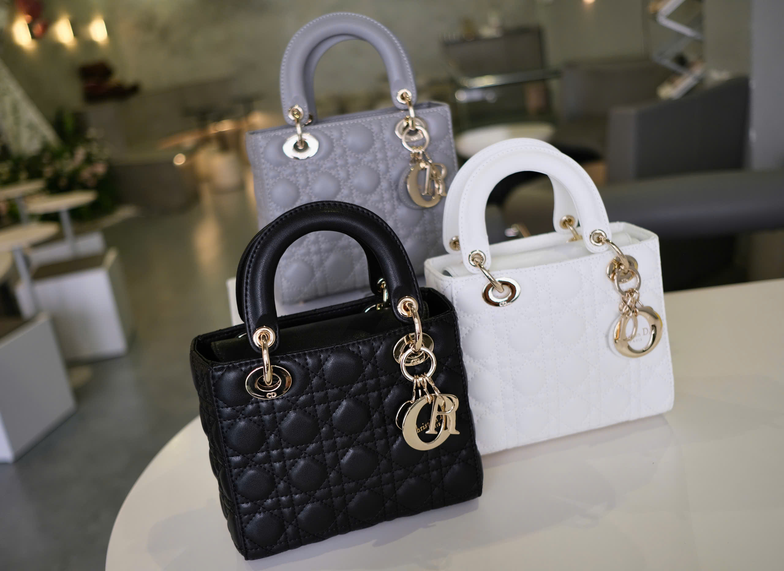 Túi nữ đeo chéo, cầm tay Dior CD Xám trơn thêu ô size 17x20x9cm Like Auth on web fullbox bill thẻ DDT