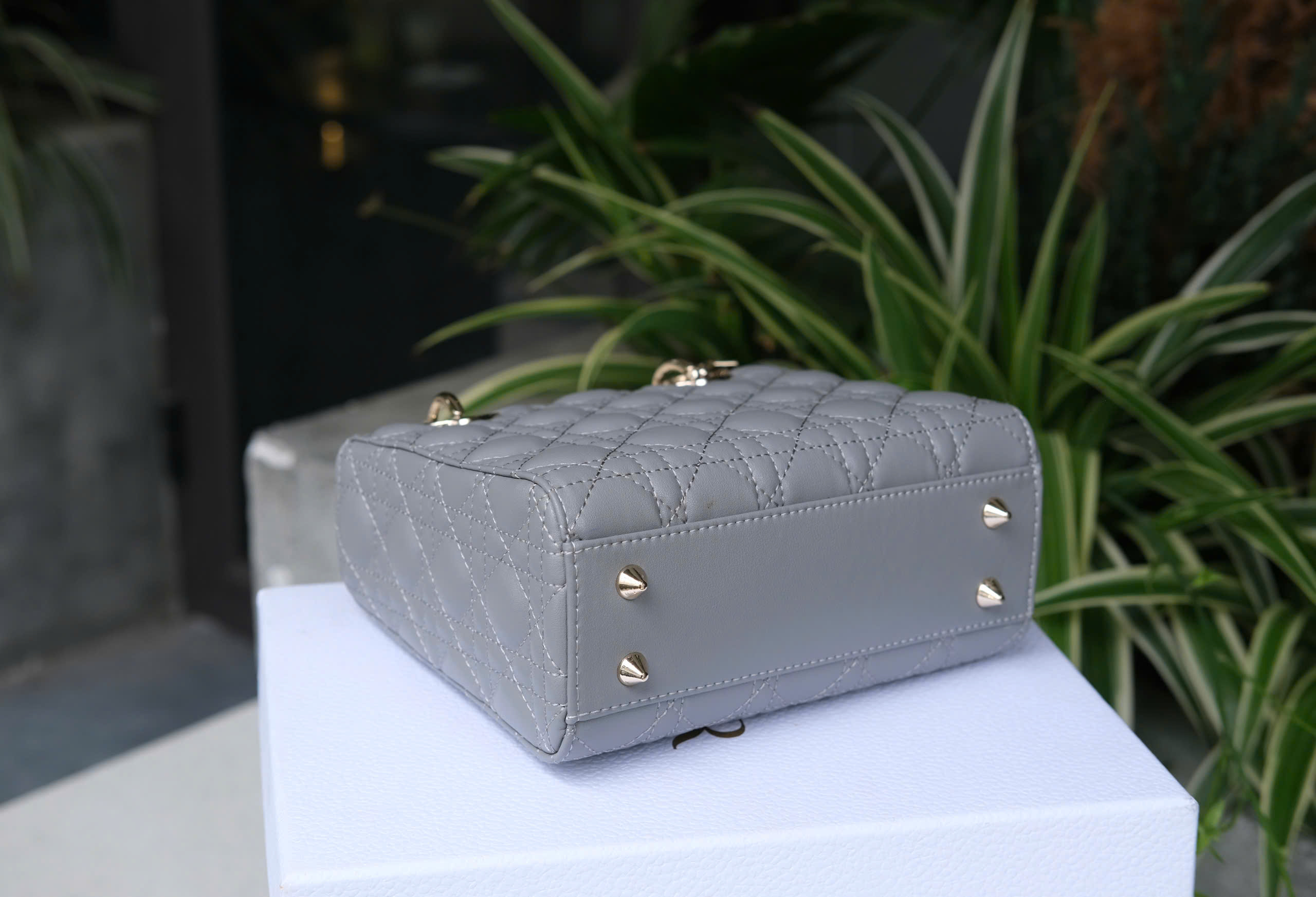 Túi nữ đeo chéo, cầm tay Dior CD Xám trơn thêu ô size 17x20x9cm Like Auth on web fullbox bill thẻ DDT