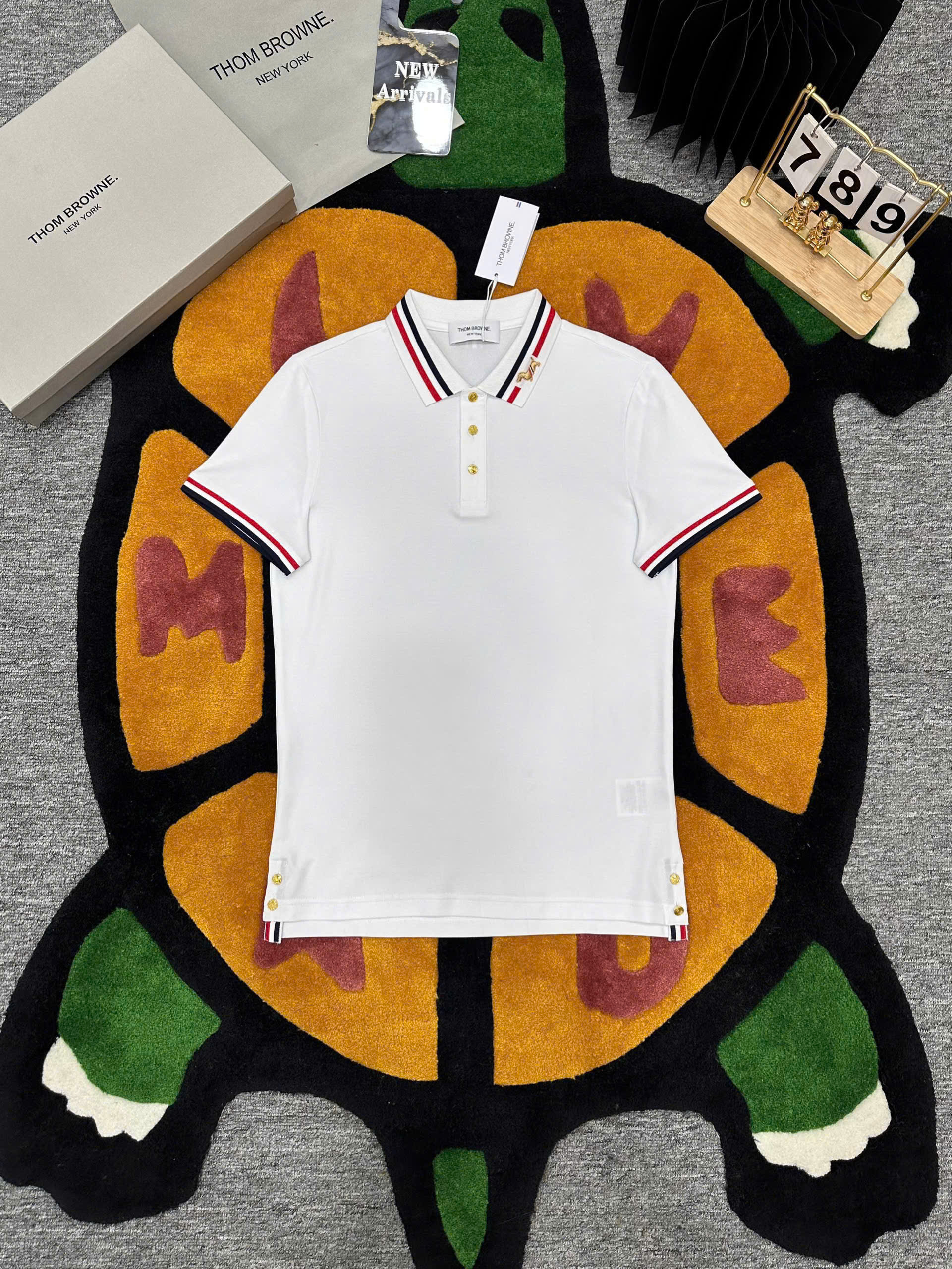 Áo polo Thom Browne TB kẻ sọc màu cổ tay logo Cún thêu cổ Like Auth 1-1 on web MK