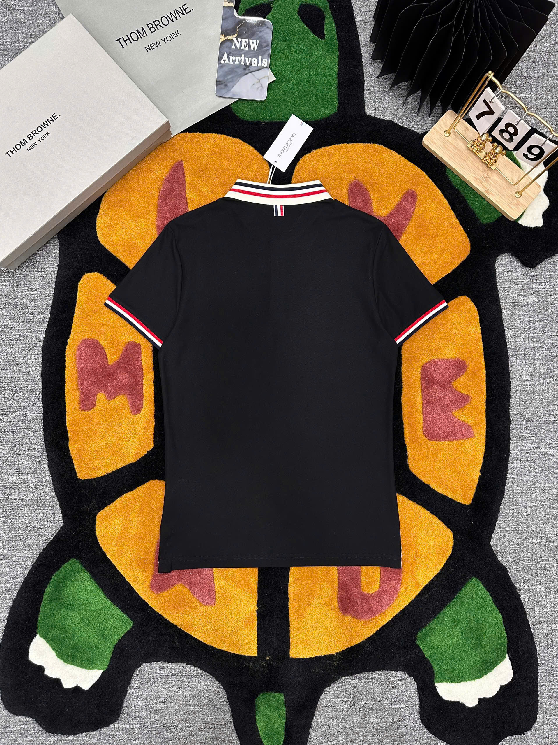 Áo polo Thom Browne TB kẻ sọc màu cổ tay logo Cún thêu cổ Like Auth 1-1 on web MK
