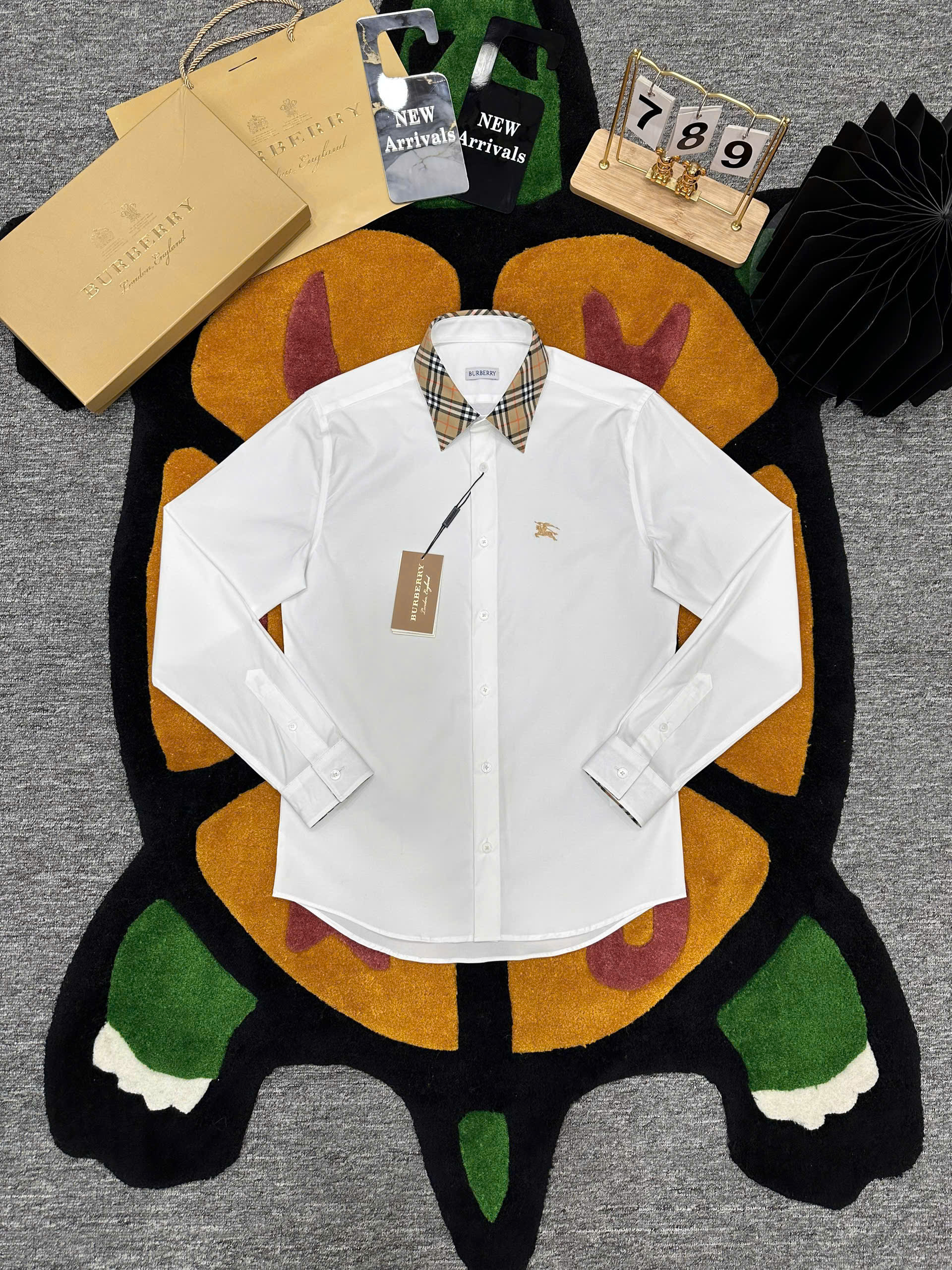 Áo sơ mi dài tay Burberry BBR Trắng logo thêu ngực phối Nâu kẻ sọc cổ tay Like Auth on web MK