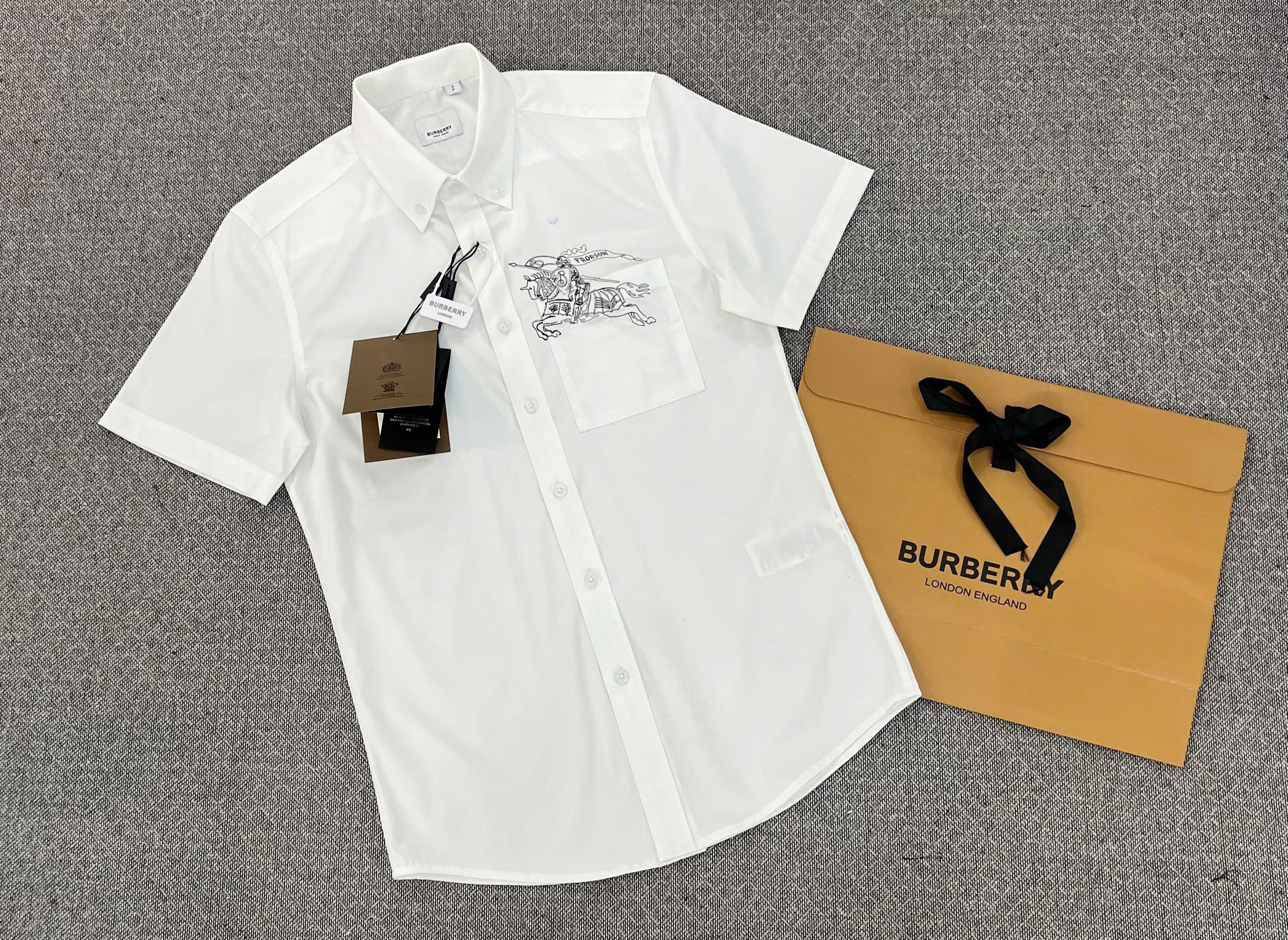 Áo sơ mi cộc tay Burberry BBR Trắng logo cưỡi ngựa thêu túi ngực Like Auth on web MK