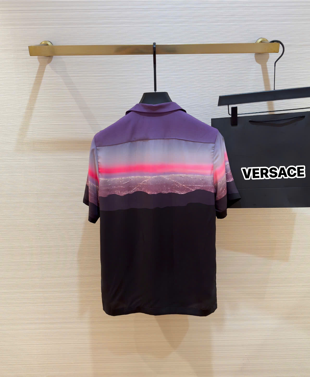 Áo sơ mi cộc tay lụa Versace họa tiết phối màu Like Auth on web DDT