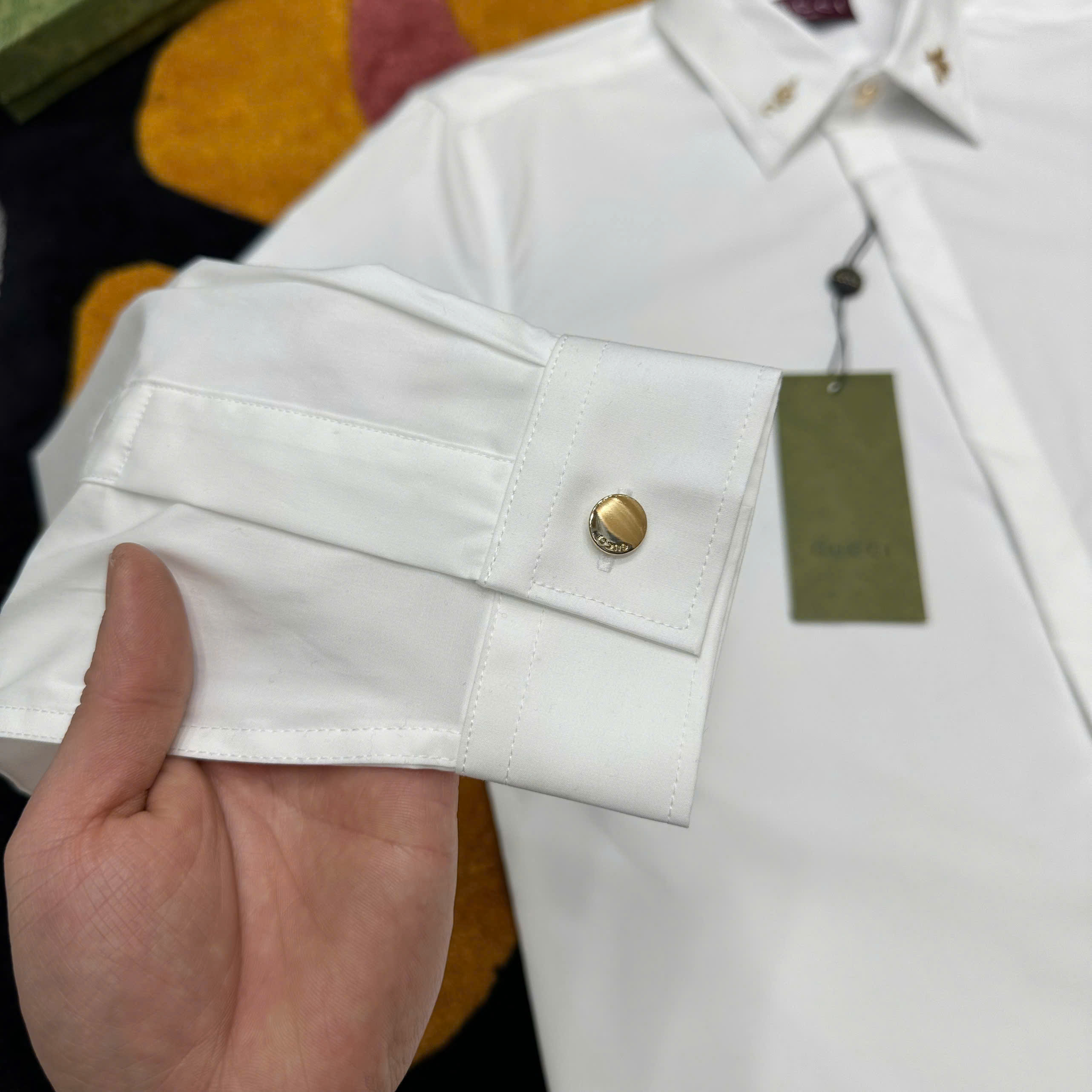 Áo sơ mi dài tay Gucci GC Trắng logo Ong Rắn vàng thêu cổ Like Auth on web MK