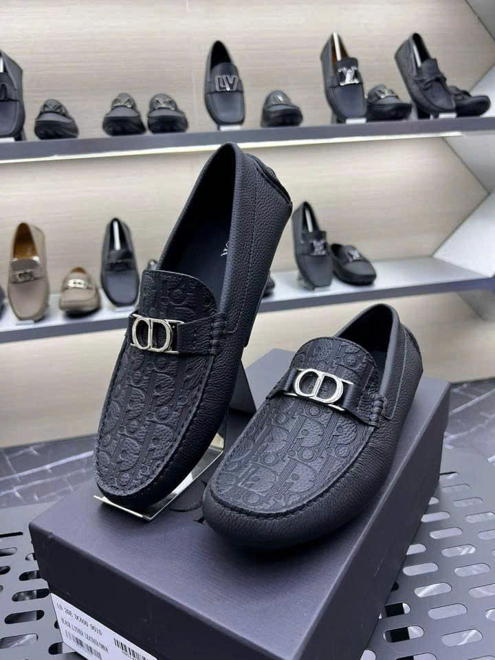 Giày lười moca Dior CD Đen họa tiết monogram dập chìm logo CD kim loại Like Auth 1-1 on web fullbox LK