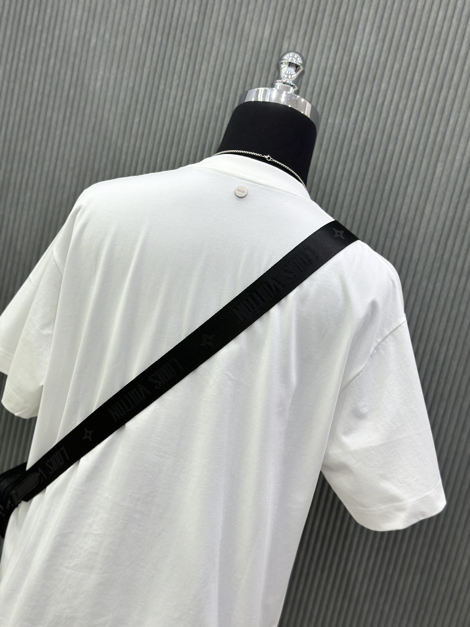Áo phông T-shirt GOOD đính hạt Like Auth on web VTN