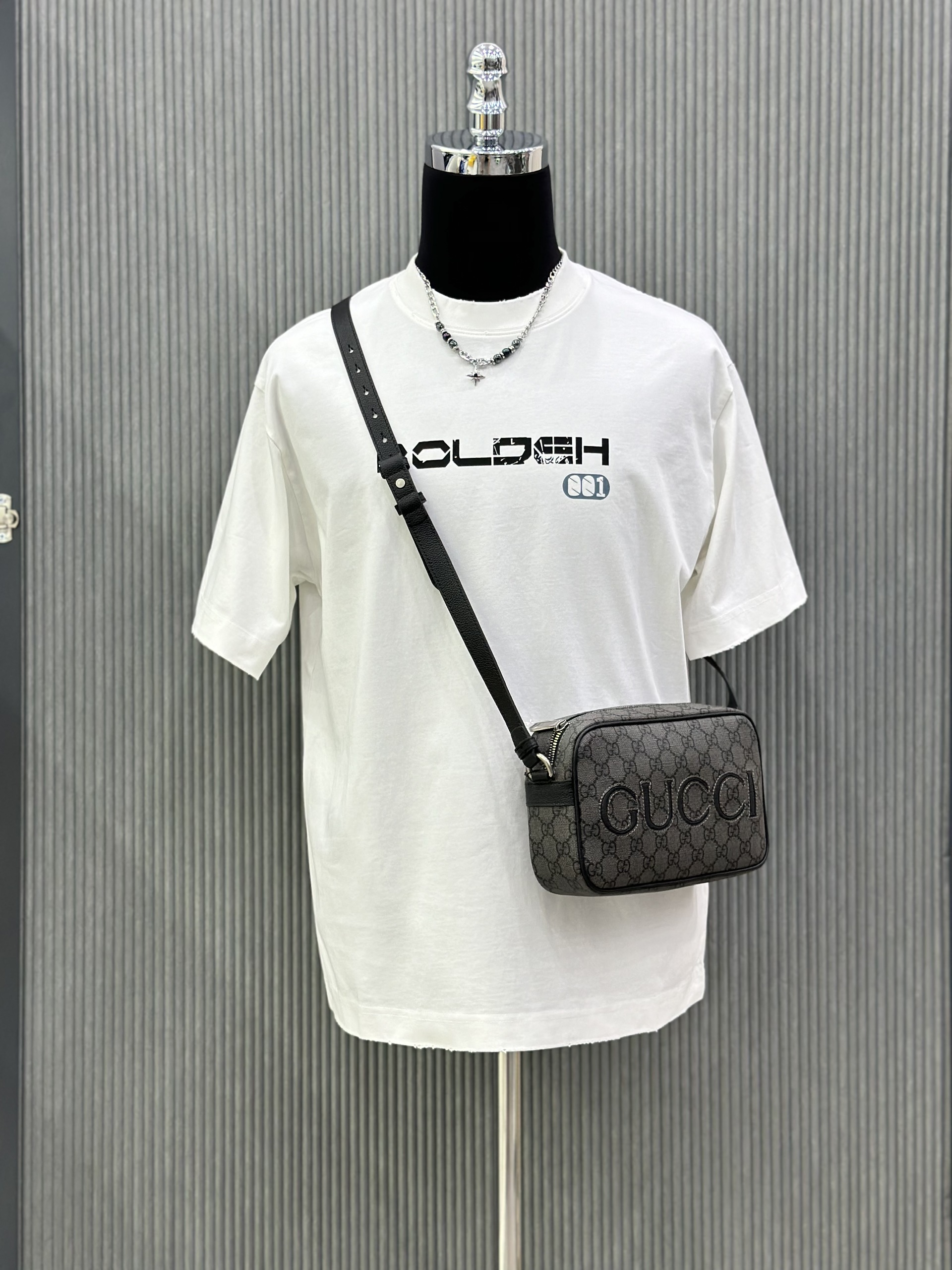 Áo phông T-shirt Local unisex chữ ngực check lưng Like Auth on web VTN