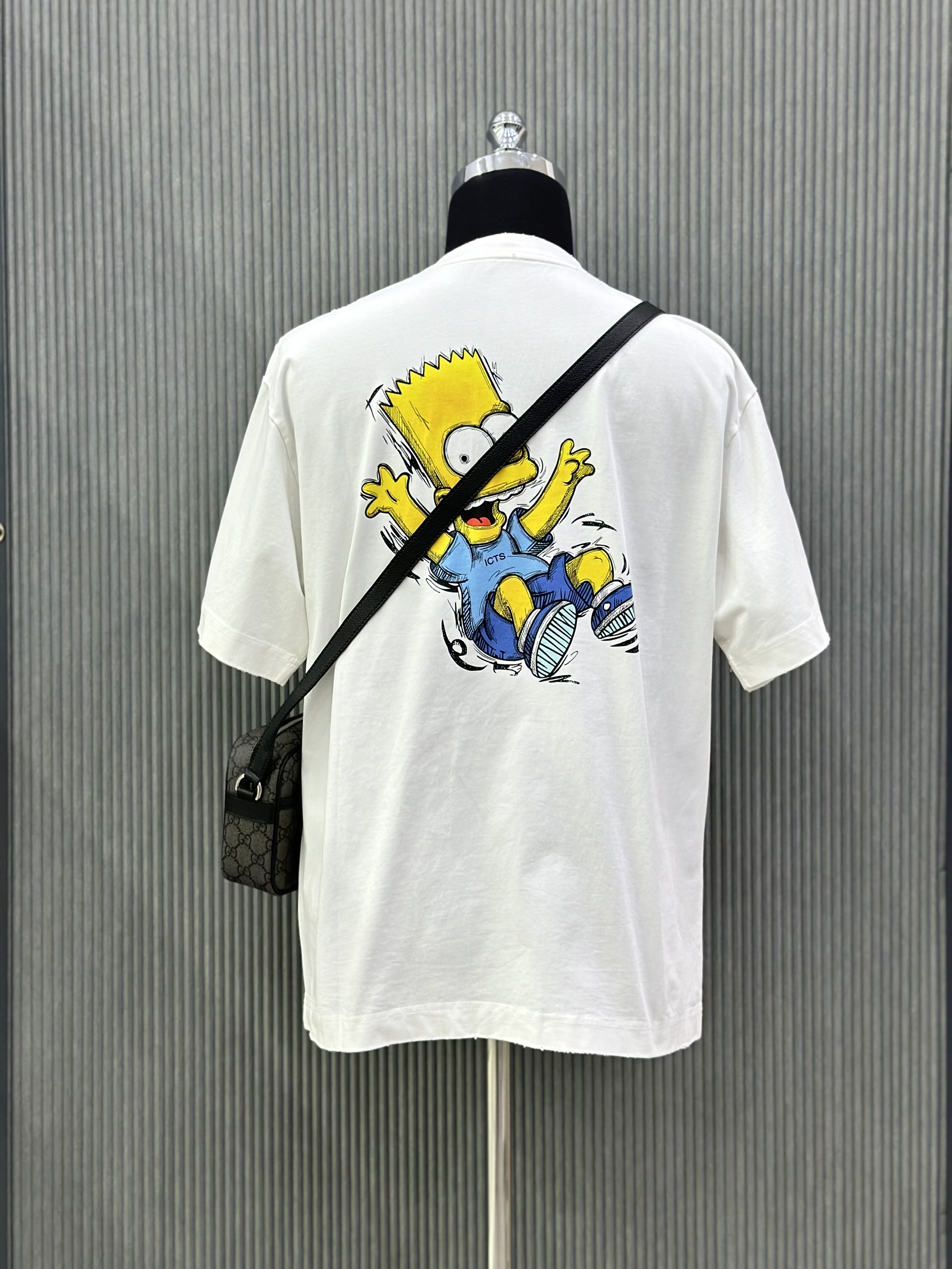 Áo phông T-shirt Local unisex chữ ngực check lưng Like Auth on web VTN
