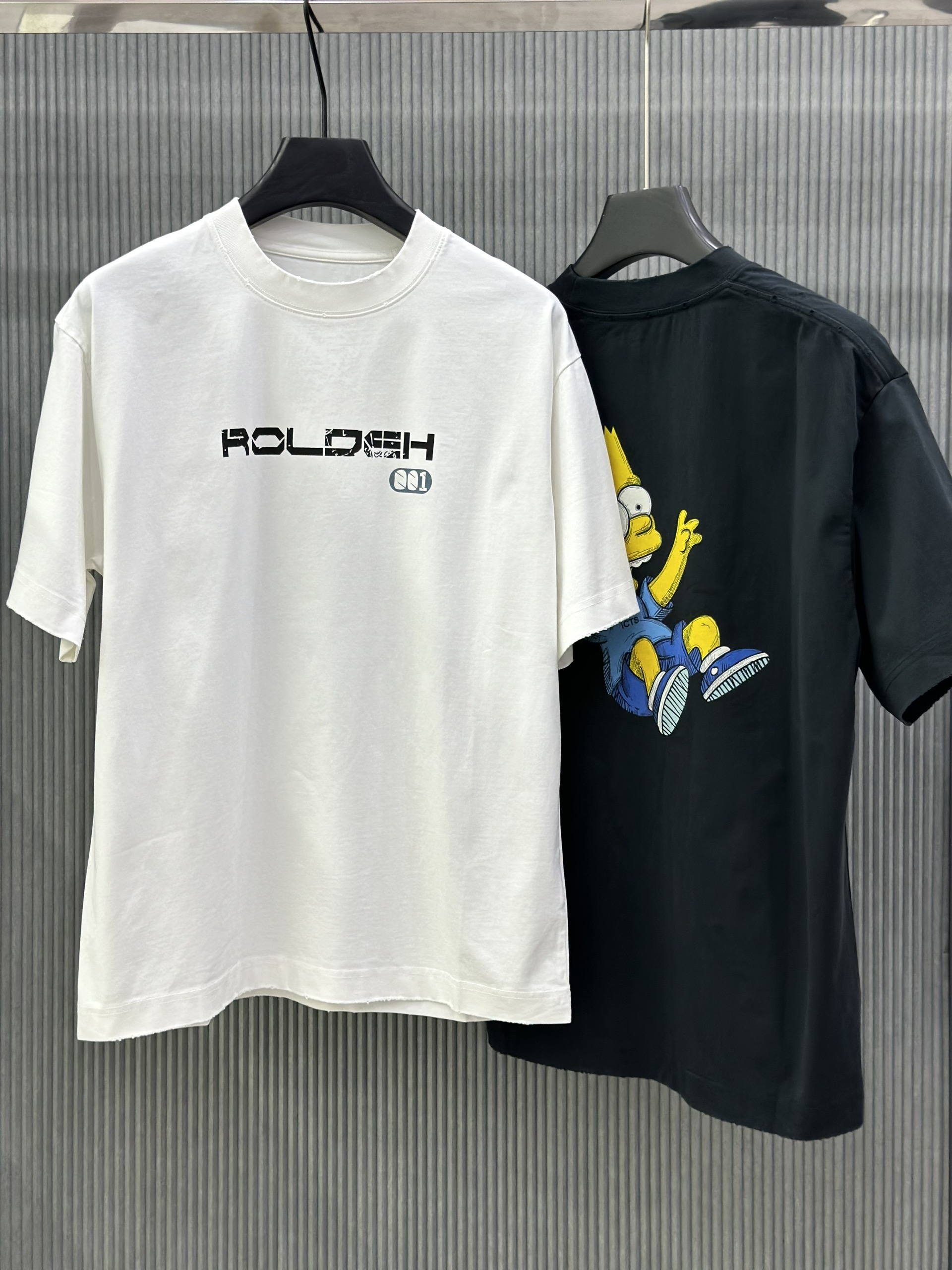 Áo phông T-shirt Local unisex chữ ngực check lưng Like Auth on web VTN