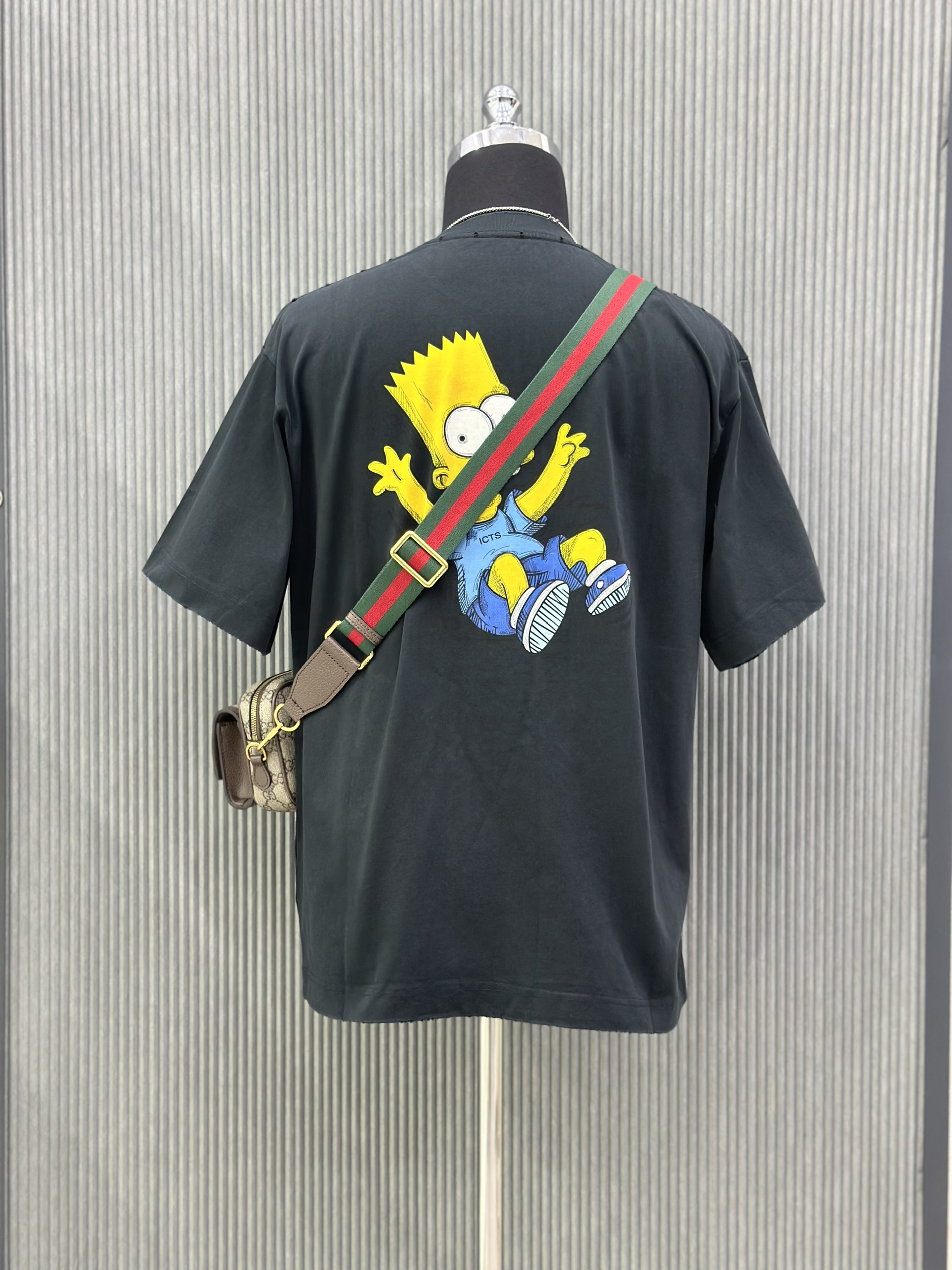 Áo phông T-shirt Local unisex chữ ngực check lưng Like Auth on web VTN