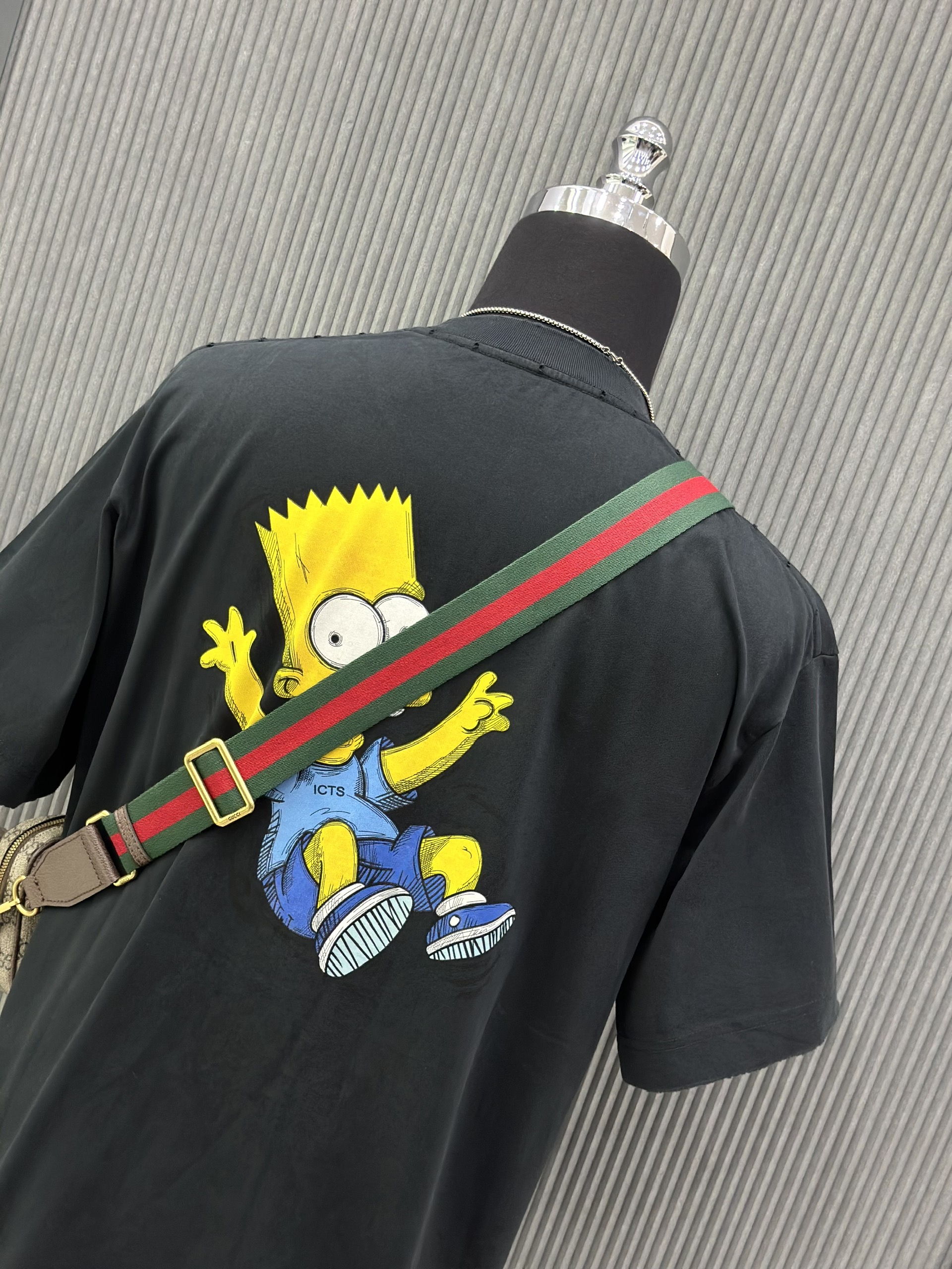 Áo phông T-shirt Local unisex chữ ngực check lưng Like Auth on web VTN