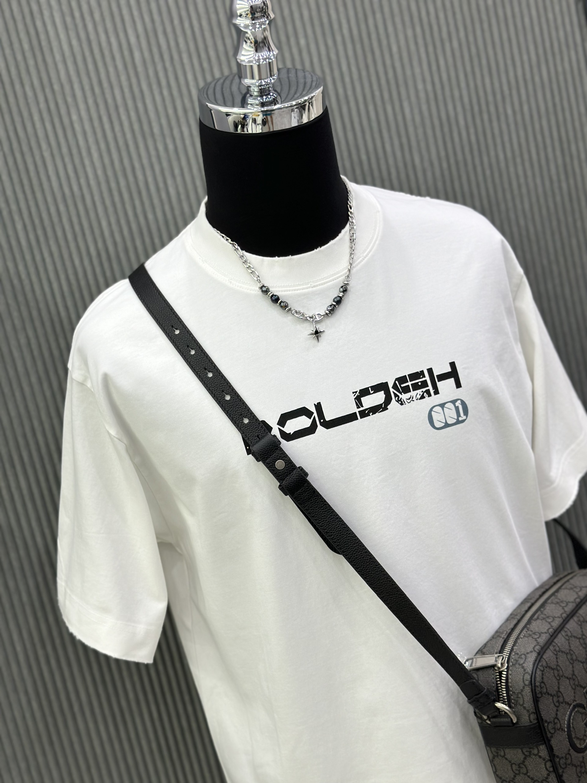 Áo phông T-shirt Local unisex chữ ngực check lưng Like Auth on web VTN
