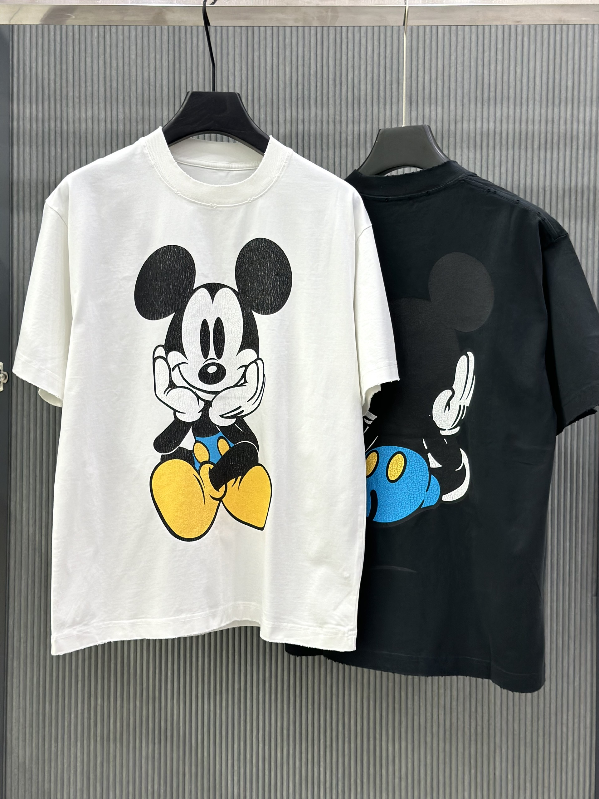 Áo phông T-shirt Local unisex họa tiết Mickey Like Auth on web VTN