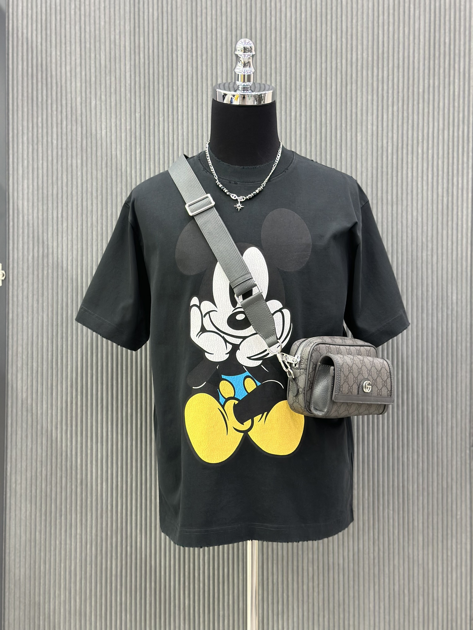 Áo phông T-shirt Local unisex họa tiết Mickey Like Auth on web VTN