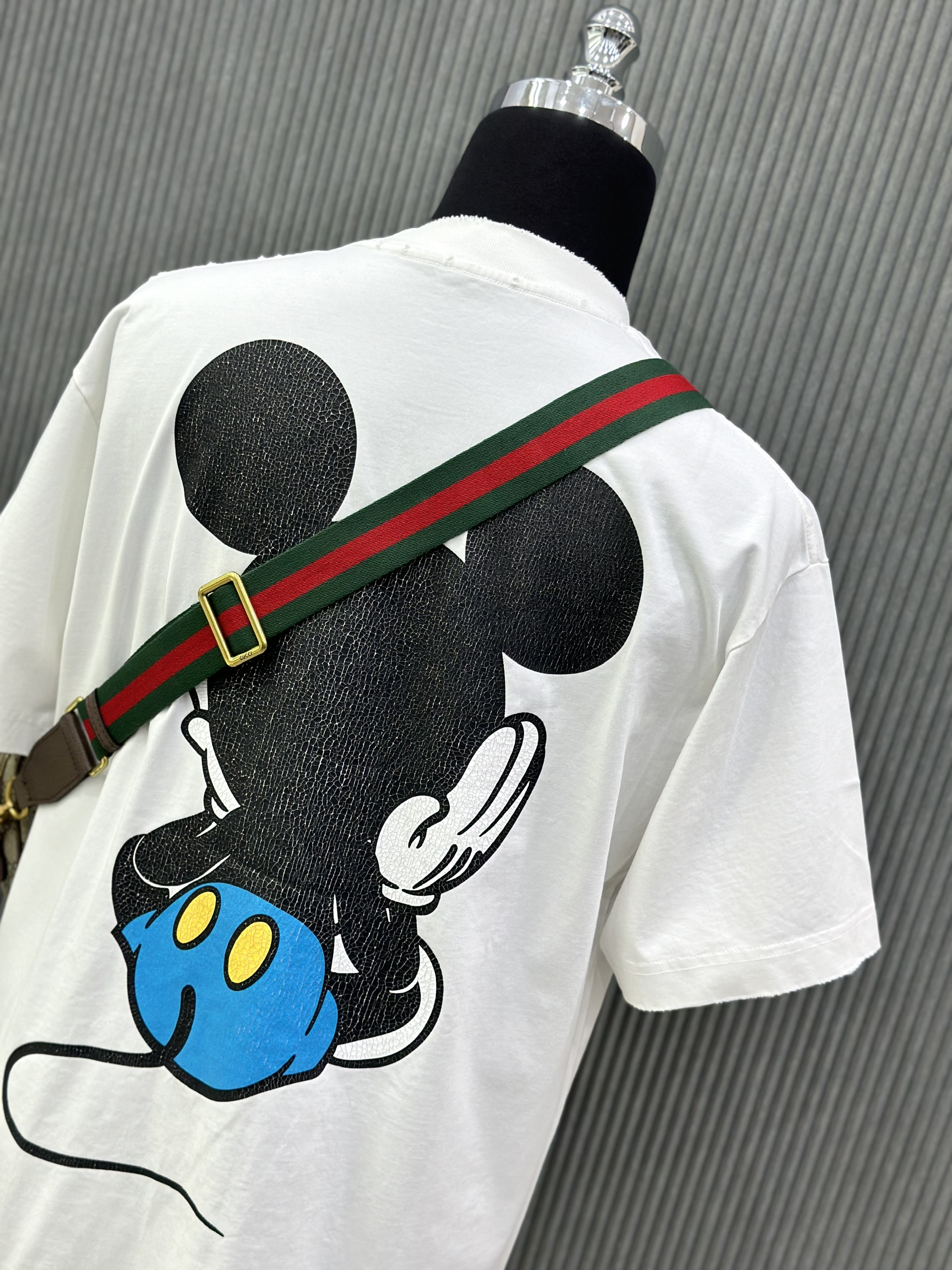 Áo phông T-shirt Local unisex họa tiết Mickey Like Auth on web VTN