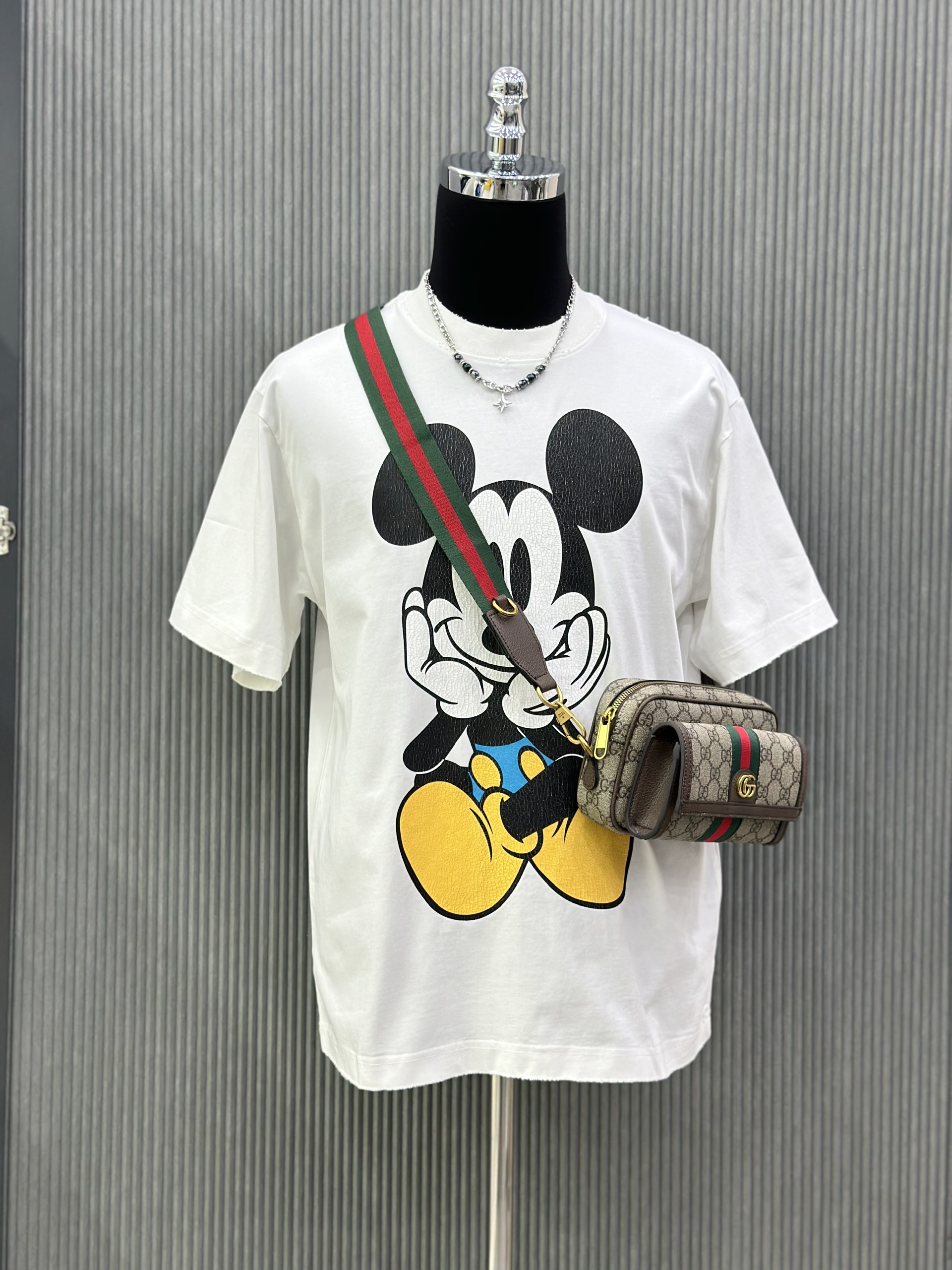 Áo phông T-shirt Local unisex họa tiết Mickey Like Auth on web VTN