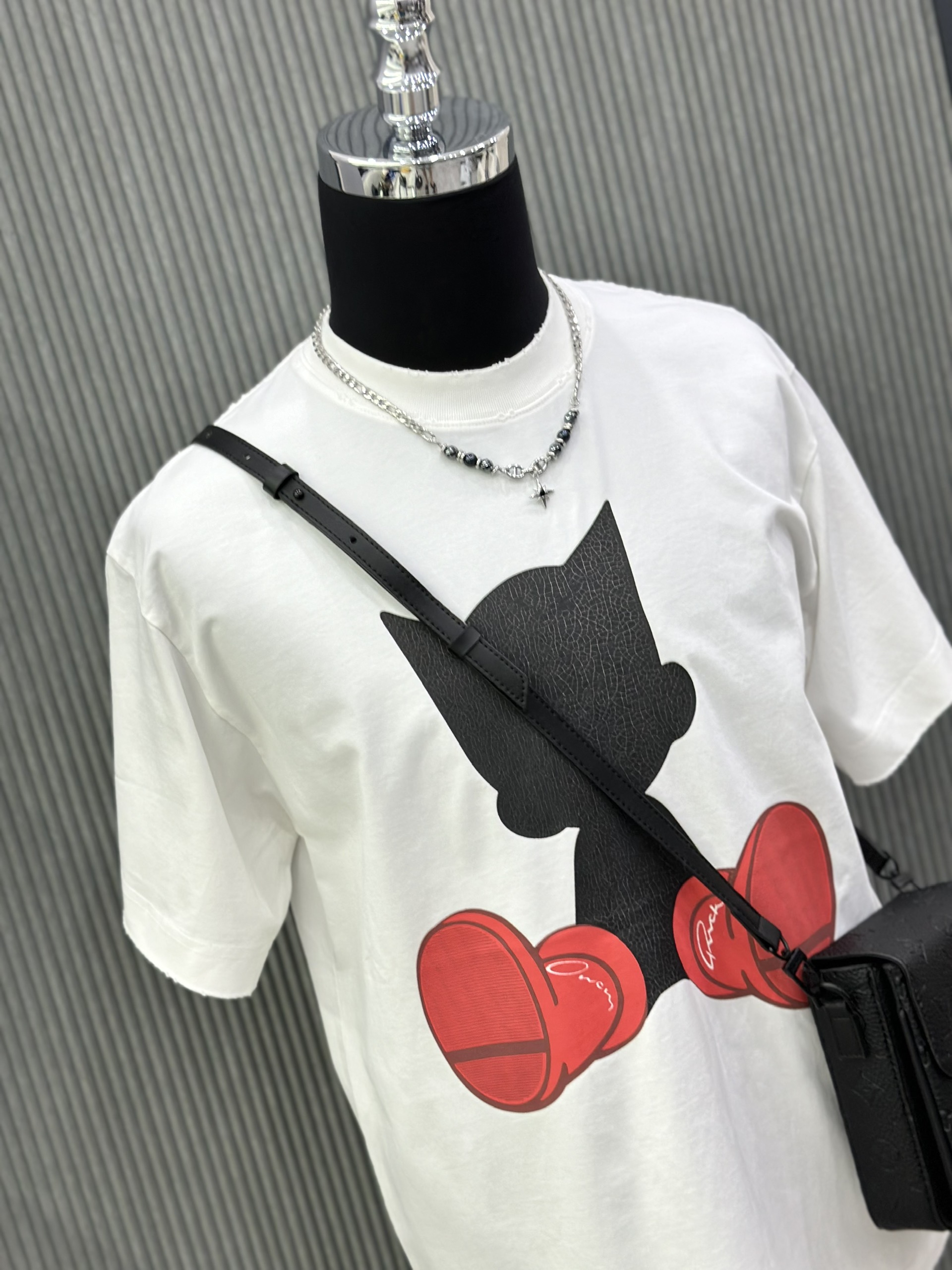 Áo phông T-shirt Local unisex họa tiết nhân vật hoạt hình Like Auth on web VTN