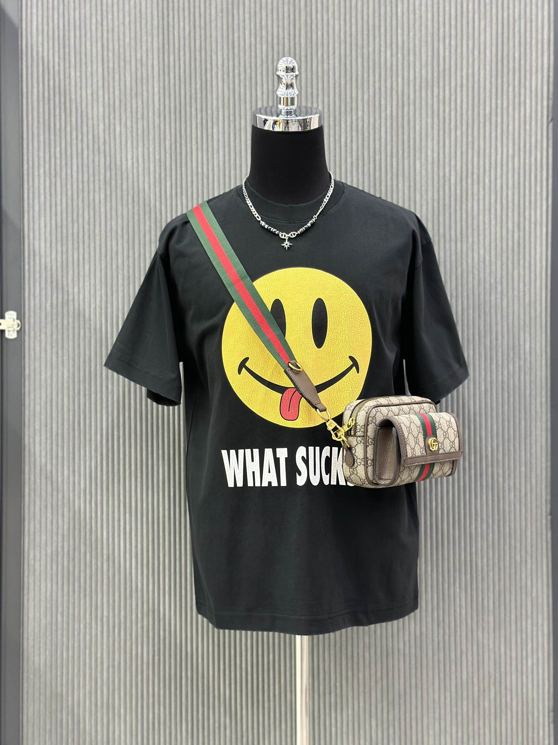 Áo phông T-shirt Local unisex mặt cười Vàng họa tiết chữ lưng Like Auth on web VTN