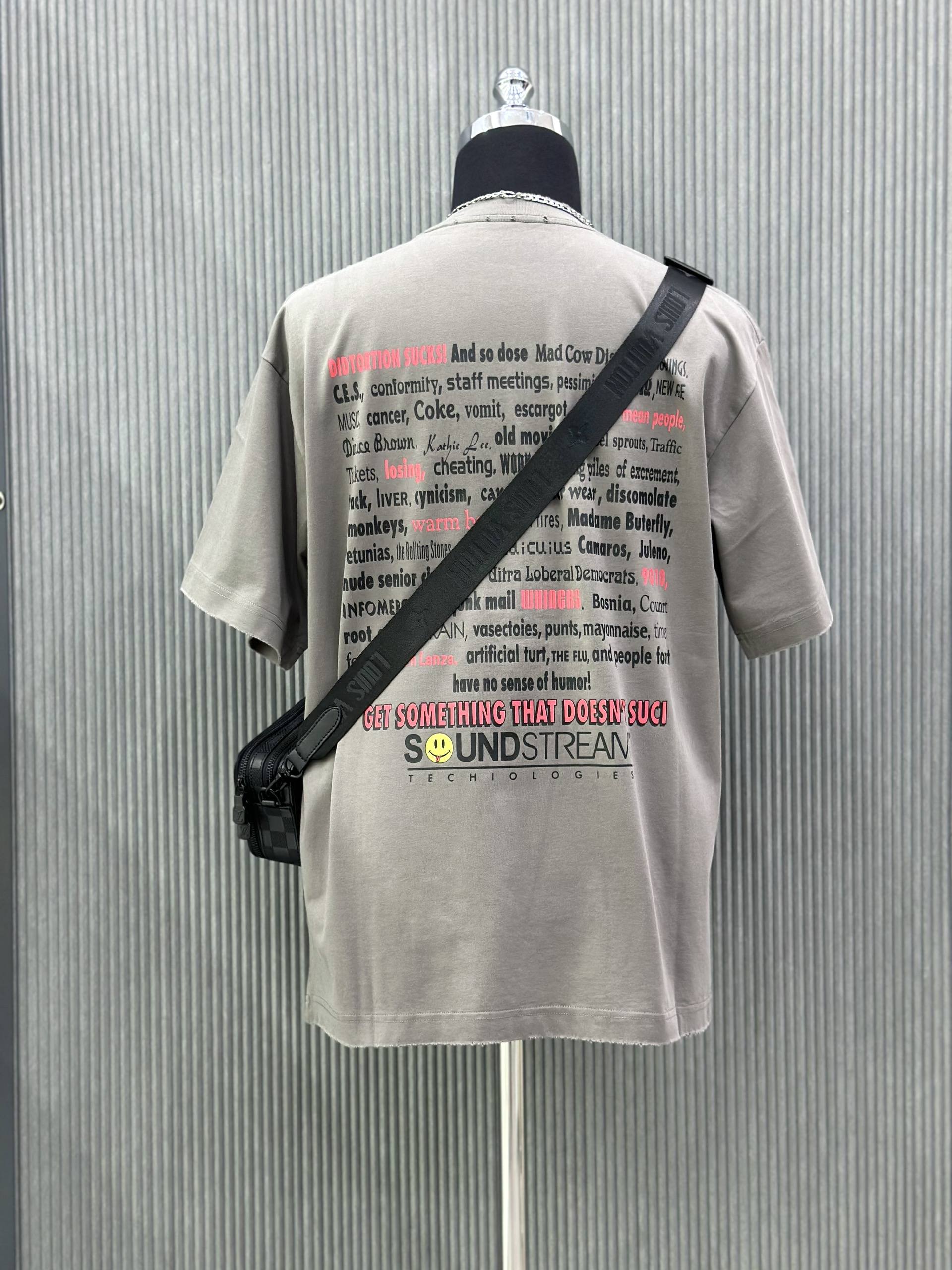 Áo phông T-shirt Local unisex mặt cười Vàng họa tiết chữ lưng Like Auth on web VTN