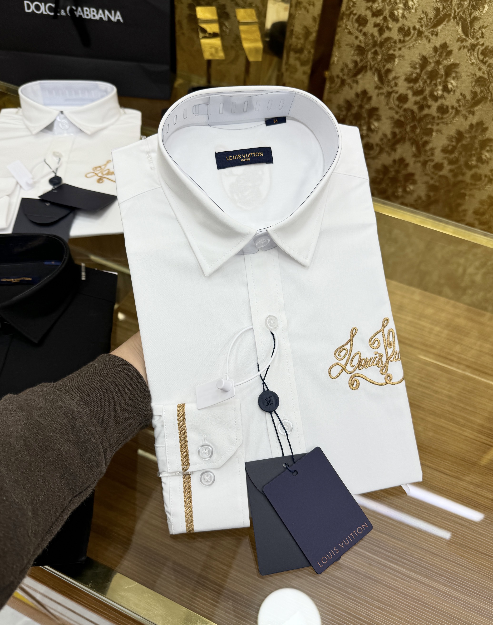 Áo sơ mi dài tay Louis Vuitton LV logo chữ kẻ sọc tay thêu Like Auth on web CD