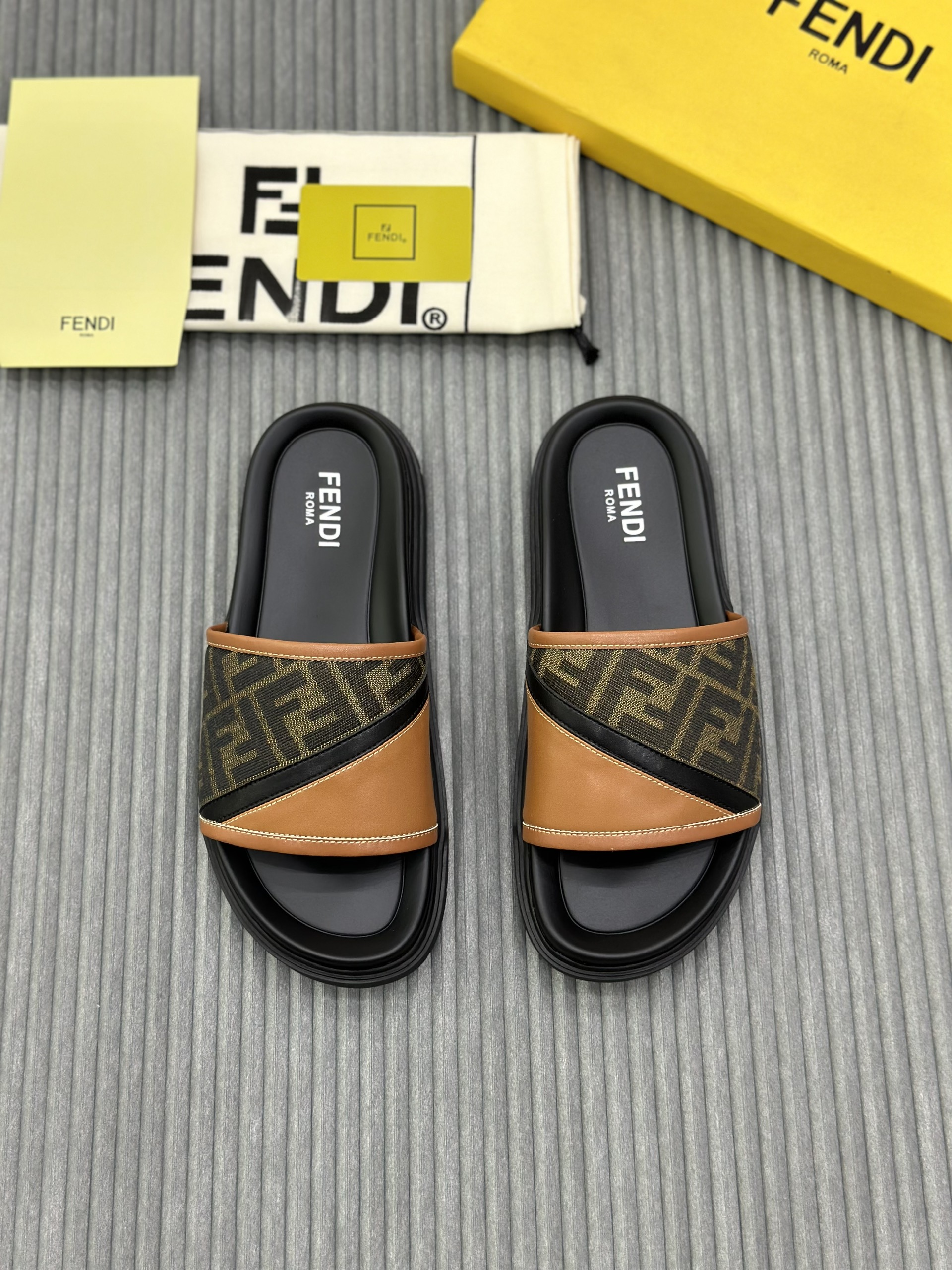 Dép lê quai ngang Fendi FF Nâu họa tiết logo chéo Like Auth on web fullbox bill thẻ VTN