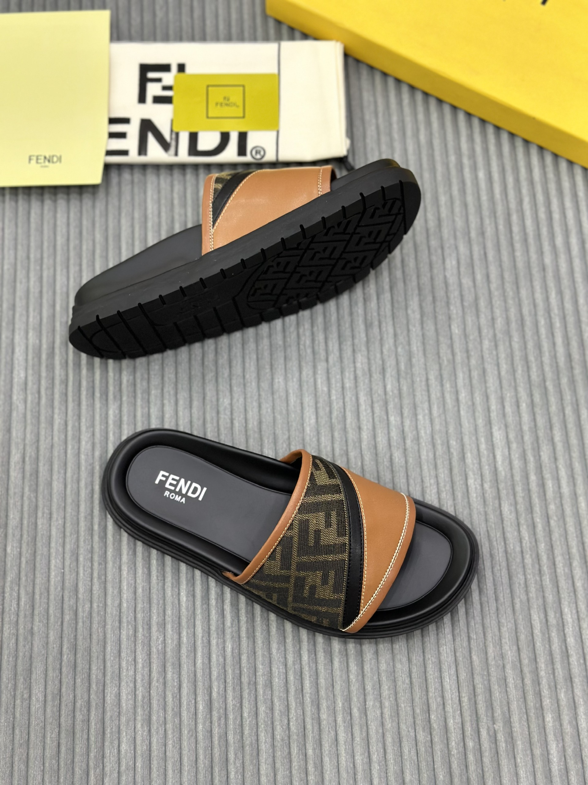 Dép lê quai ngang Fendi FF Nâu họa tiết logo chéo Like Auth on web fullbox bill thẻ VTN