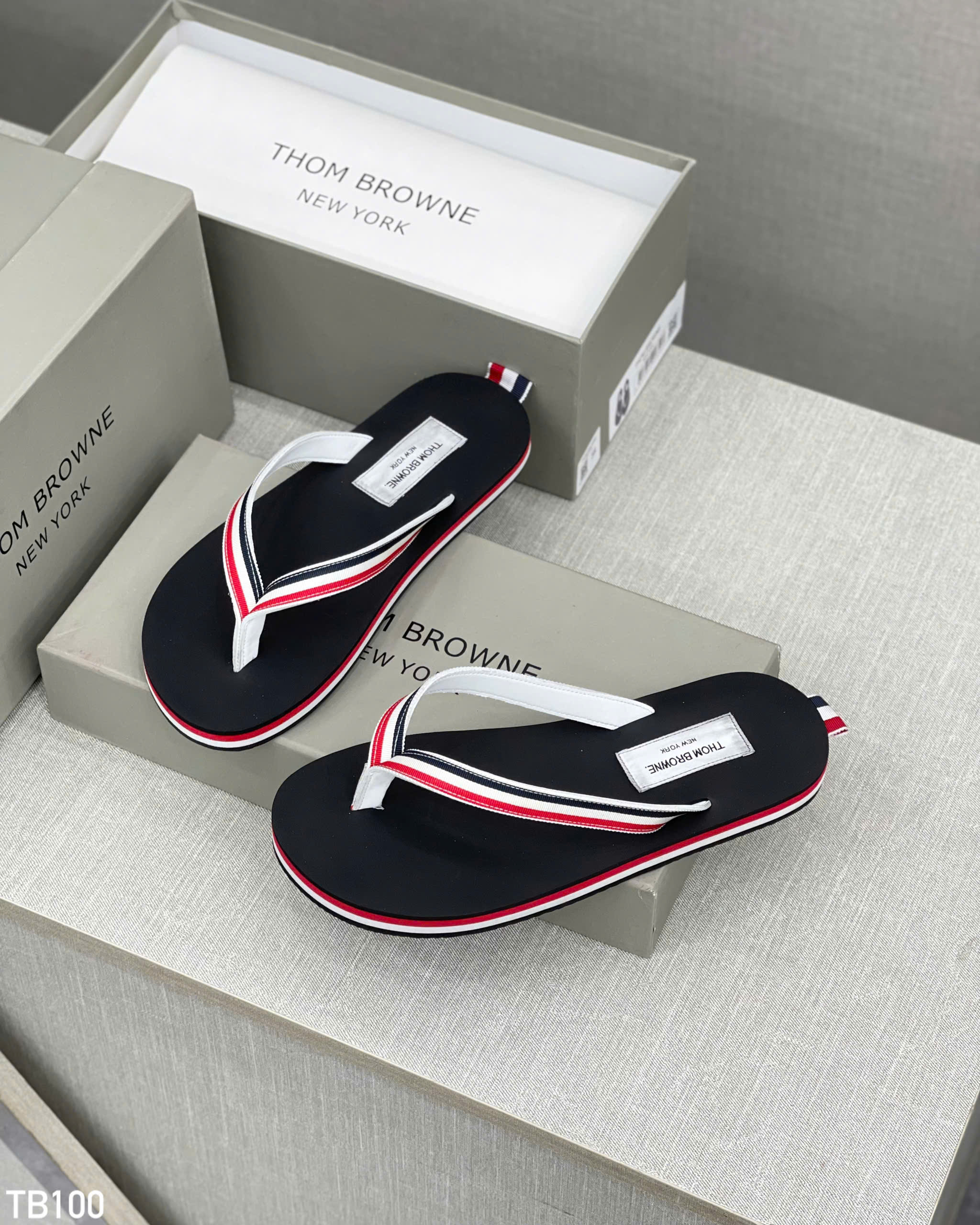 Dép tông, xỏ ngón Thom Browne TB kẻ sọc màu Like Auth on web fullbox bill thẻ HG