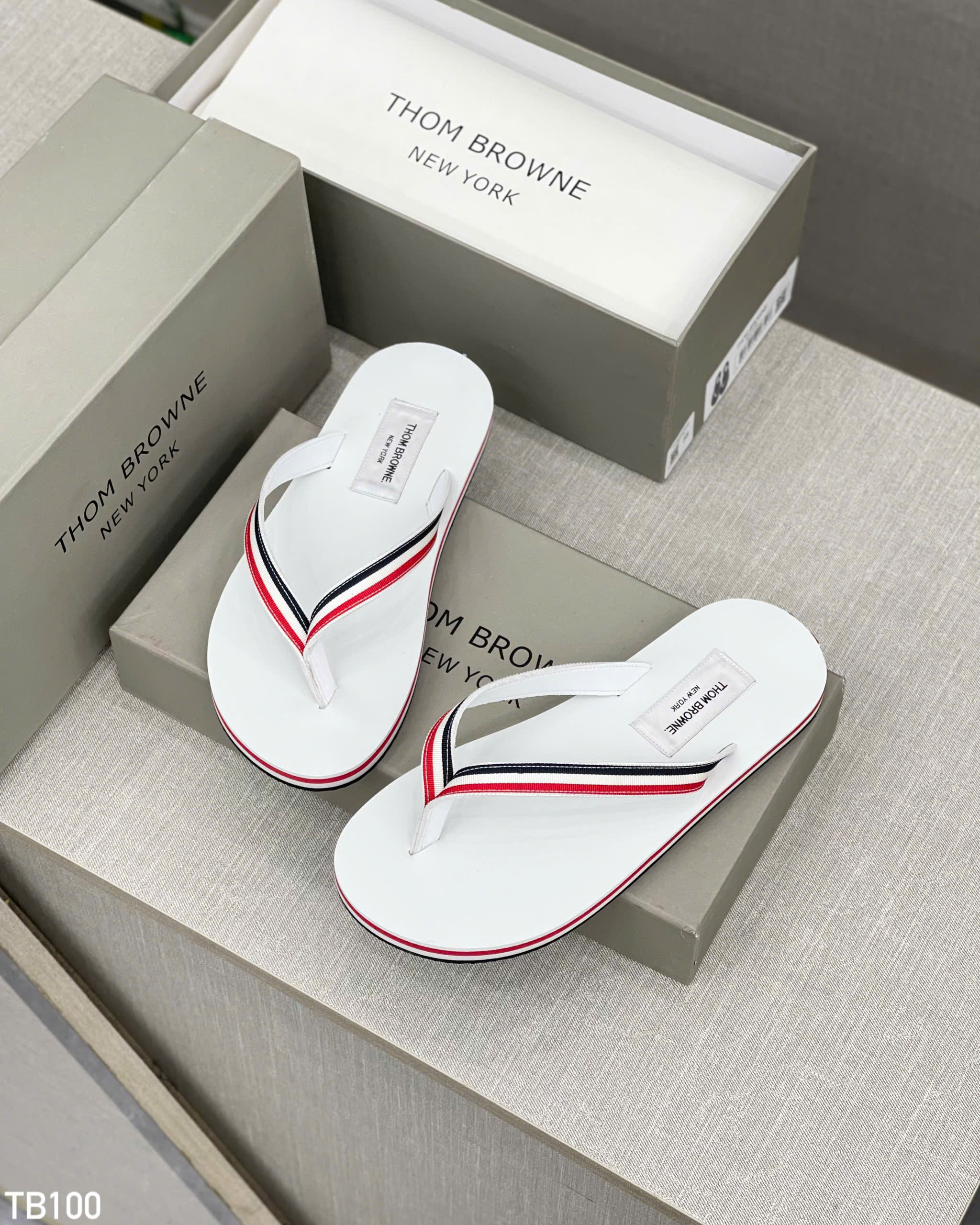Dép tông, xỏ ngón Thom Browne TB kẻ sọc màu Like Auth on web fullbox bill thẻ HG