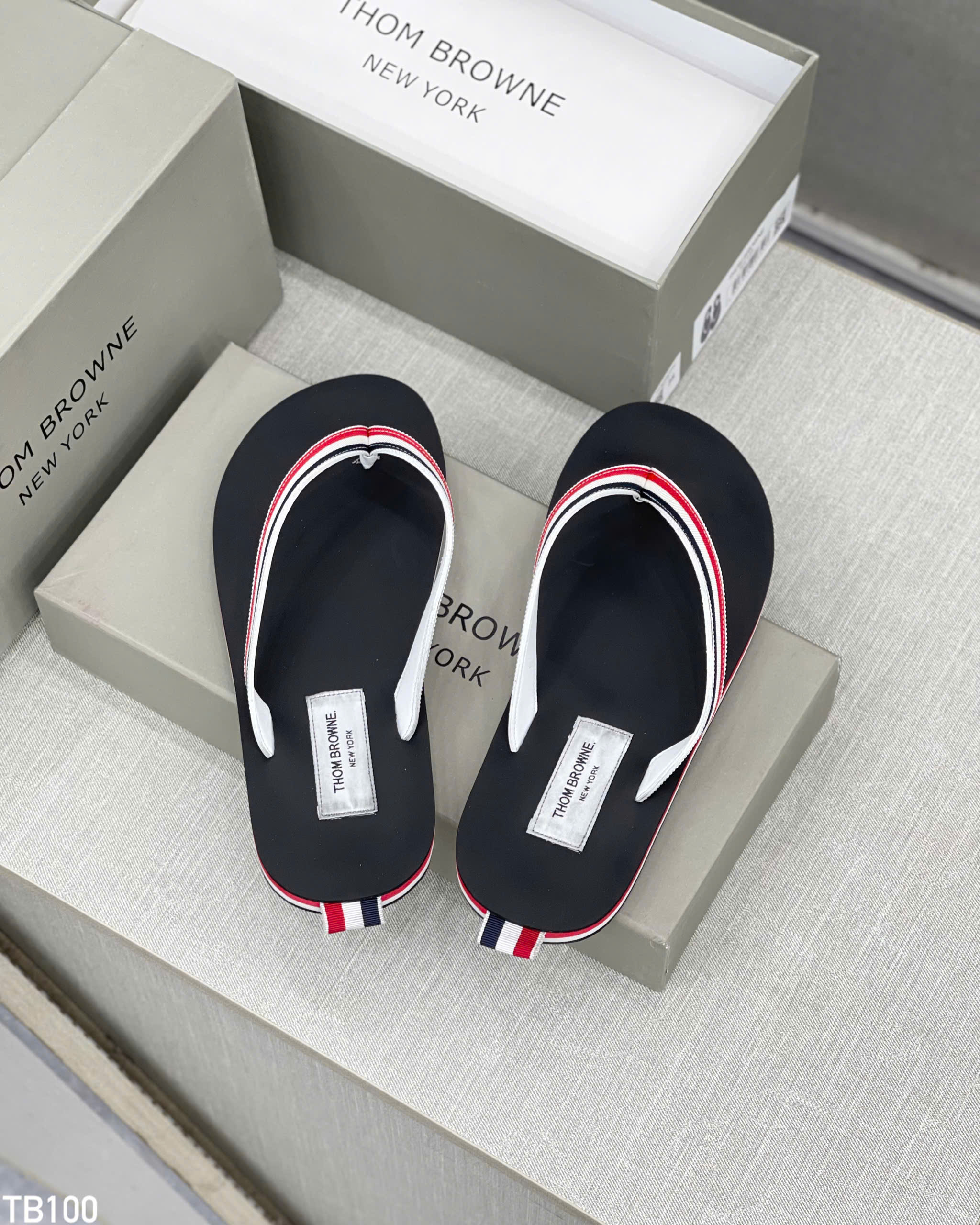 Dép tông, xỏ ngón Thom Browne TB kẻ sọc màu Like Auth on web fullbox bill thẻ HG