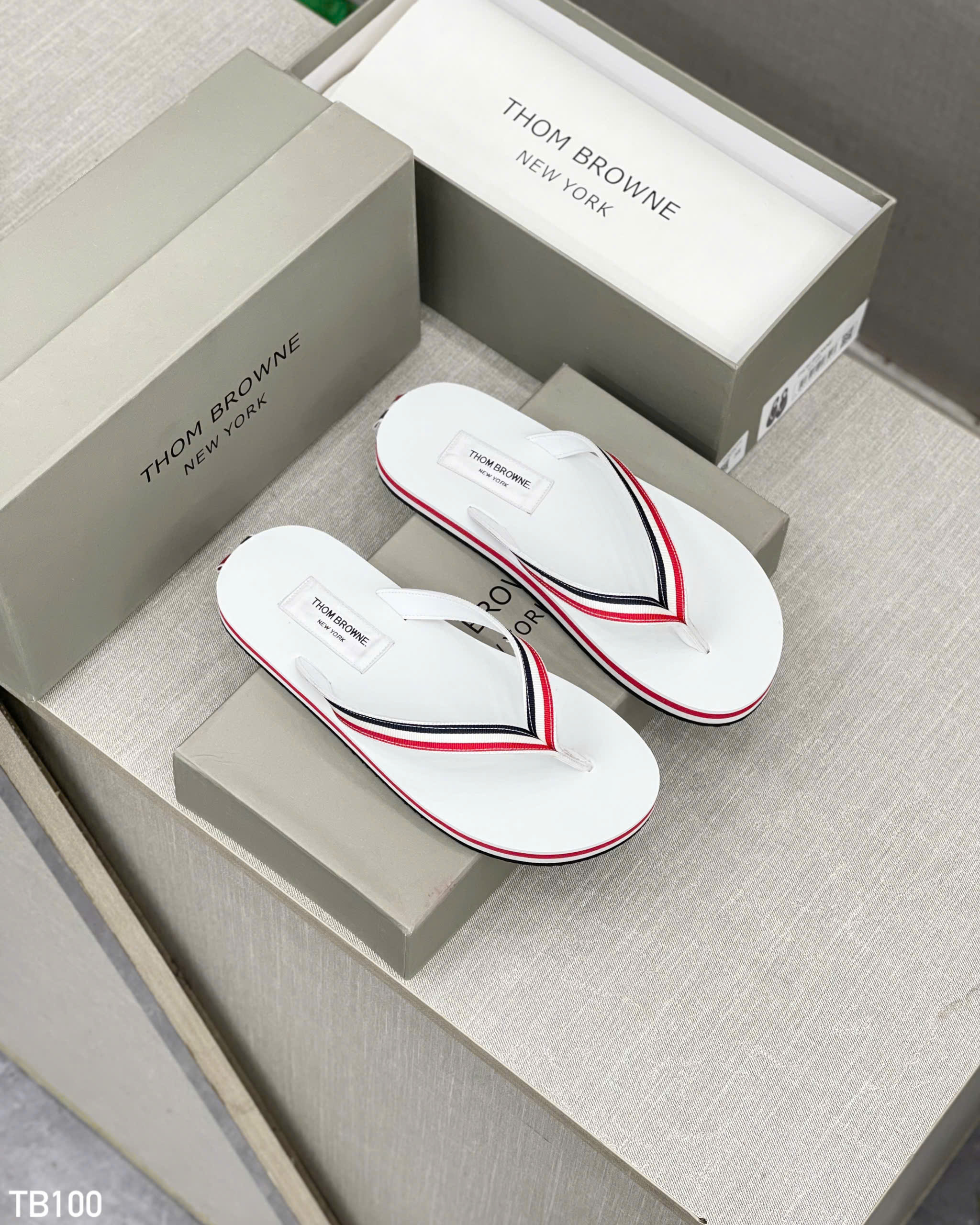 Dép tông, xỏ ngón Thom Browne TB kẻ sọc màu Like Auth on web fullbox bill thẻ HG