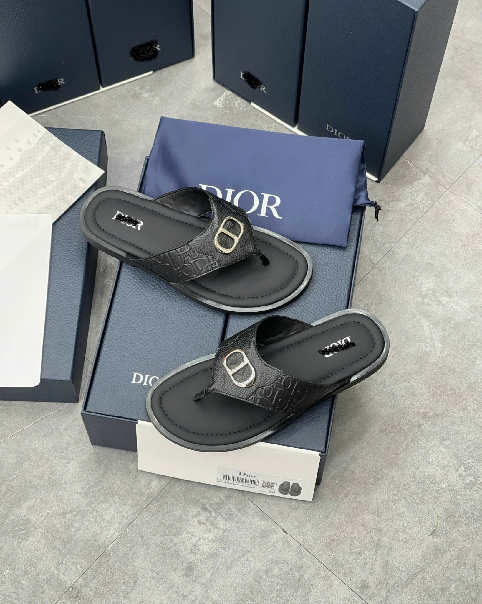 Dép tông, xỏ ngón Dior CD Đen họa tiết dập nổi logo Bạc Like Auth on web fullbox bill thẻ HG