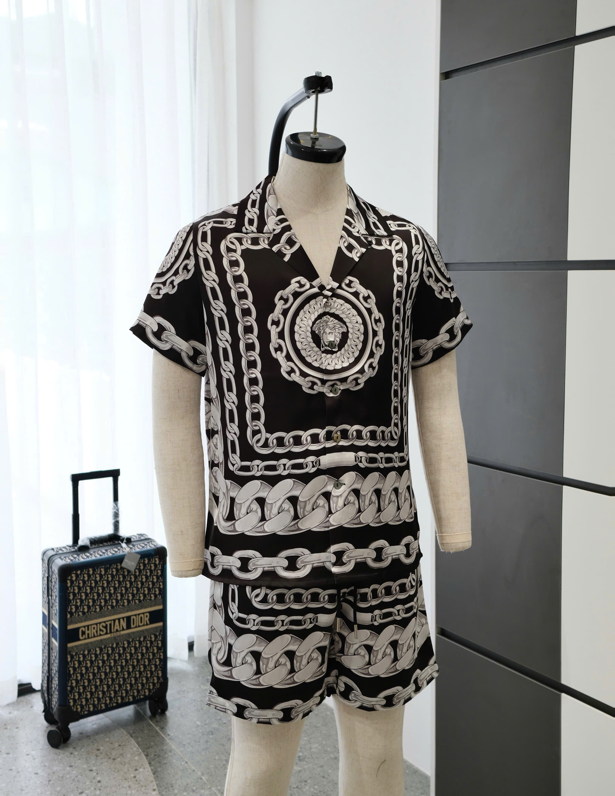Bộ, Set hè lụa Versace VS Đen họa tiết dây xích Like Auth on web DDT