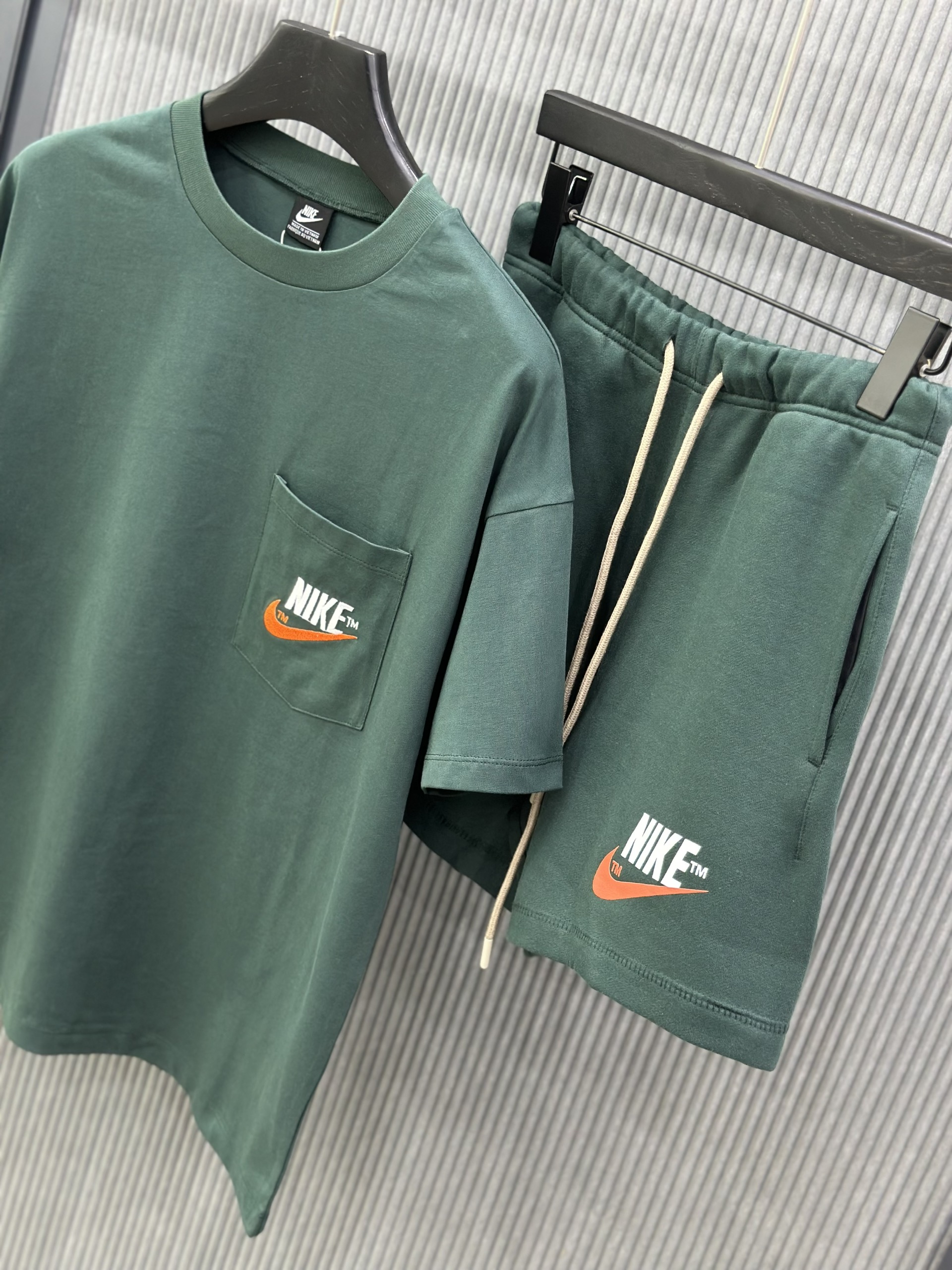 Bộ, Set hè Nike NK Xanh lá logo chữ thêu Trắng Cam Like Auth on web VTN